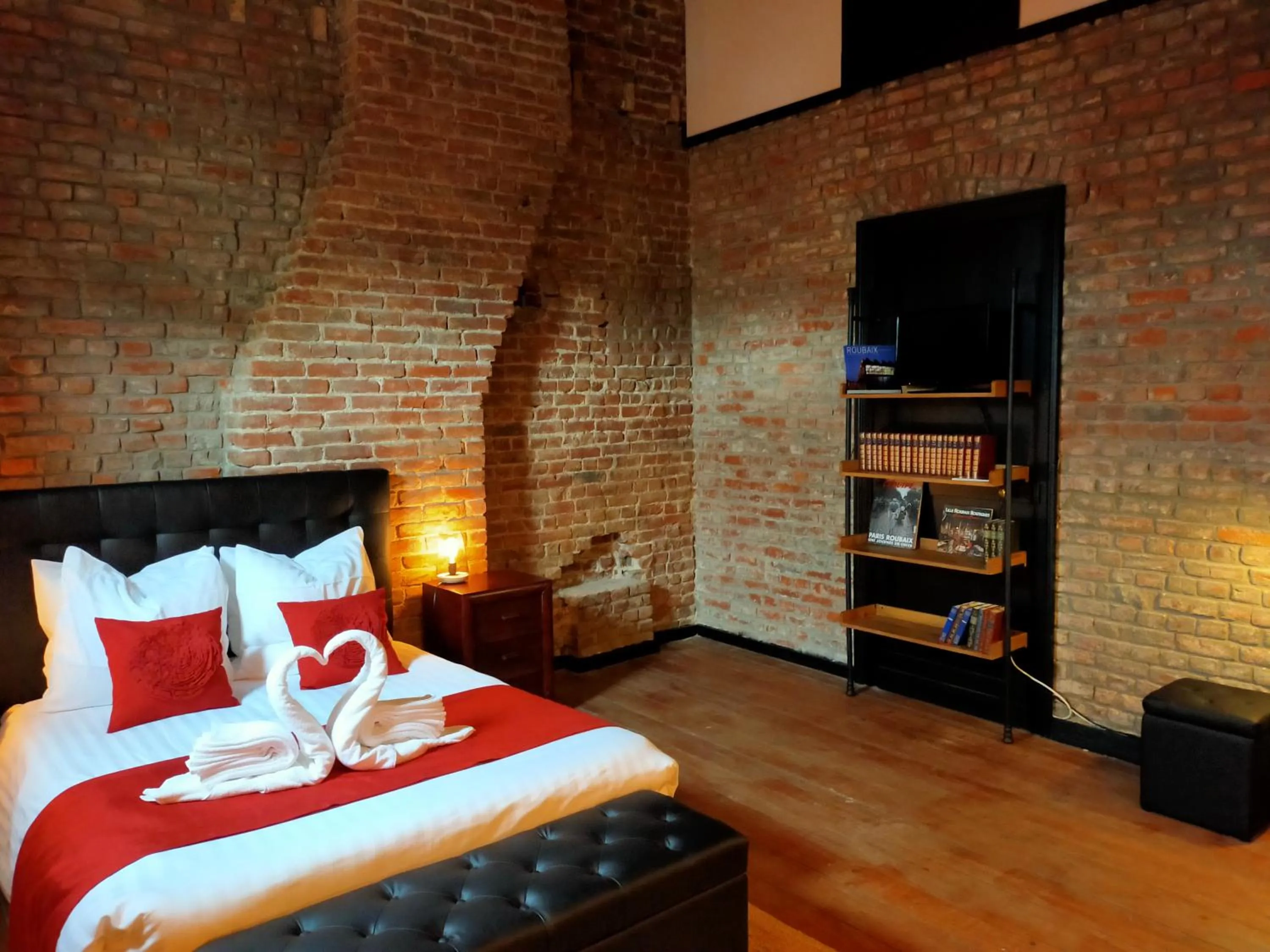 Photo of the whole room in La Maison Bleue de Roubaix