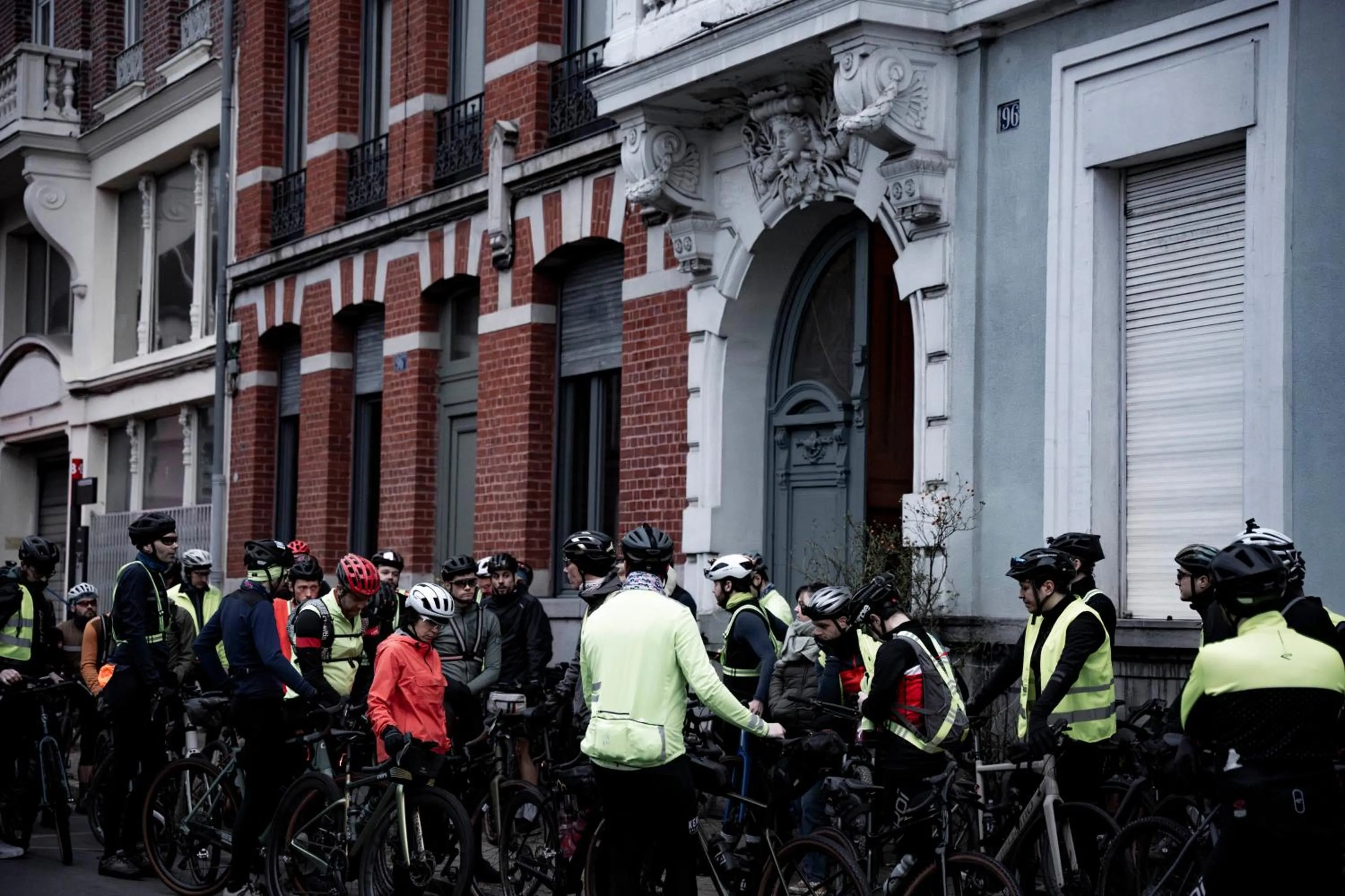Cycling in La Maison Bleue de Roubaix