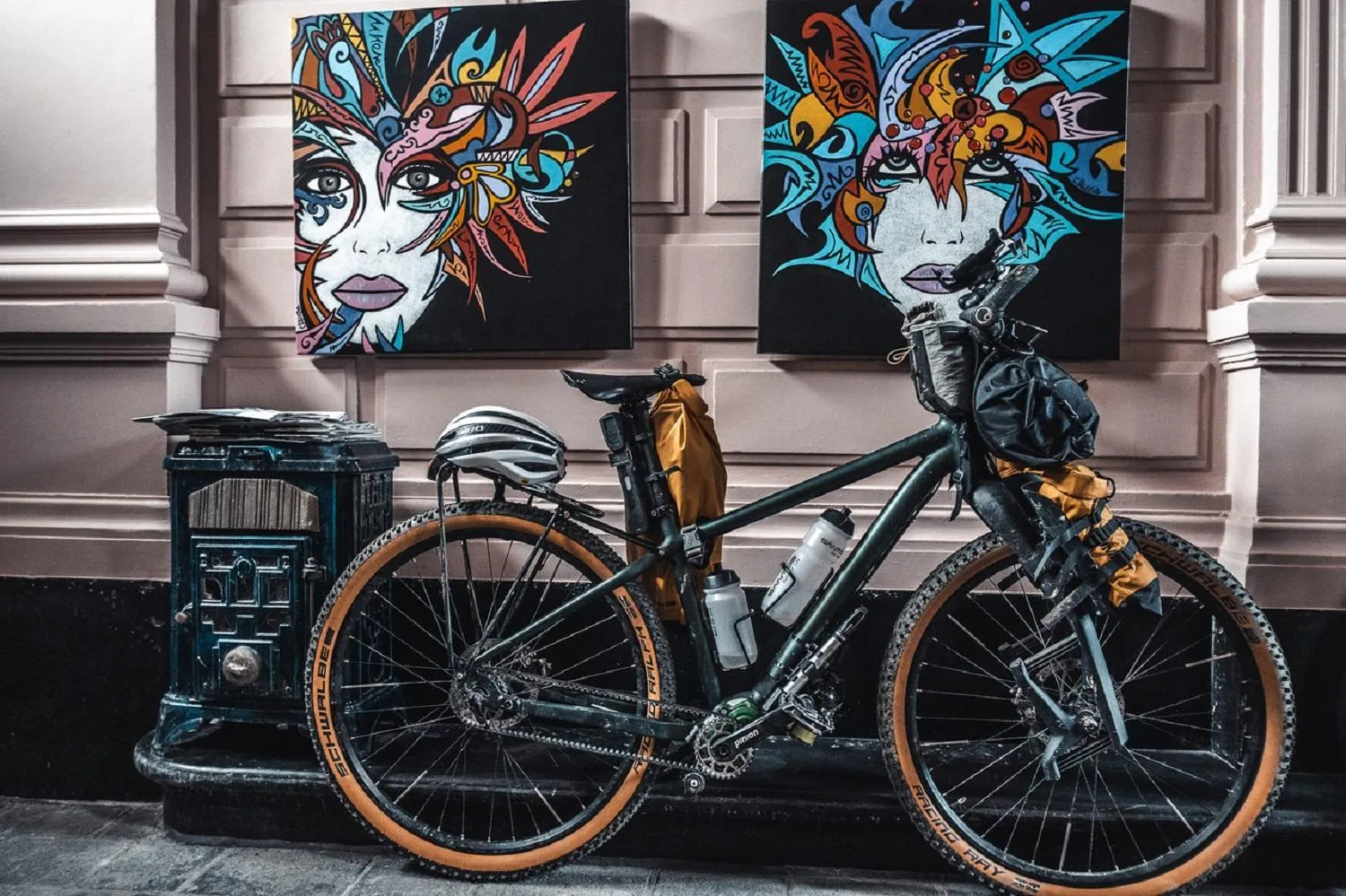 Guests in La Maison Bleue de Roubaix