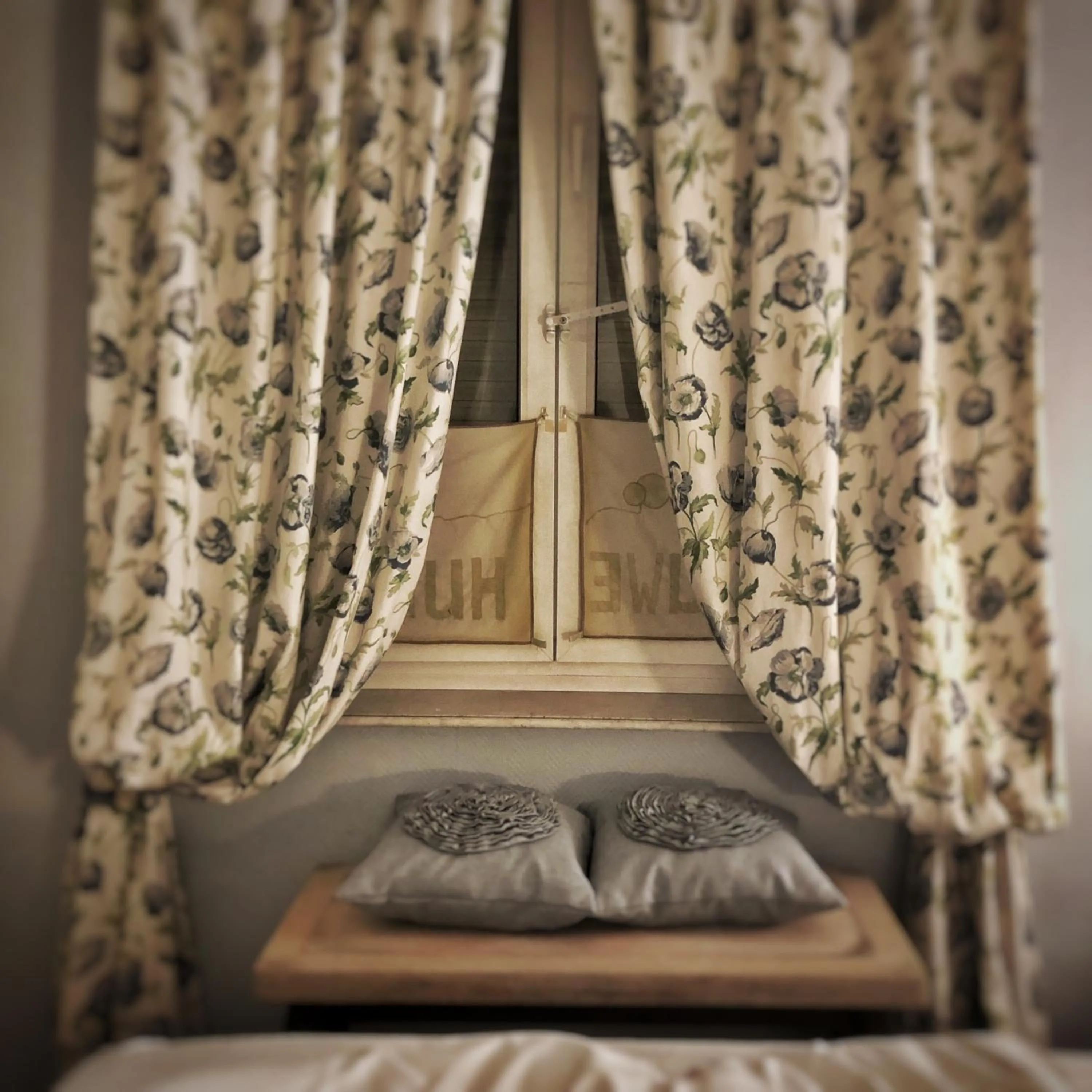 Decorative detail in La Maison Bleue de Roubaix