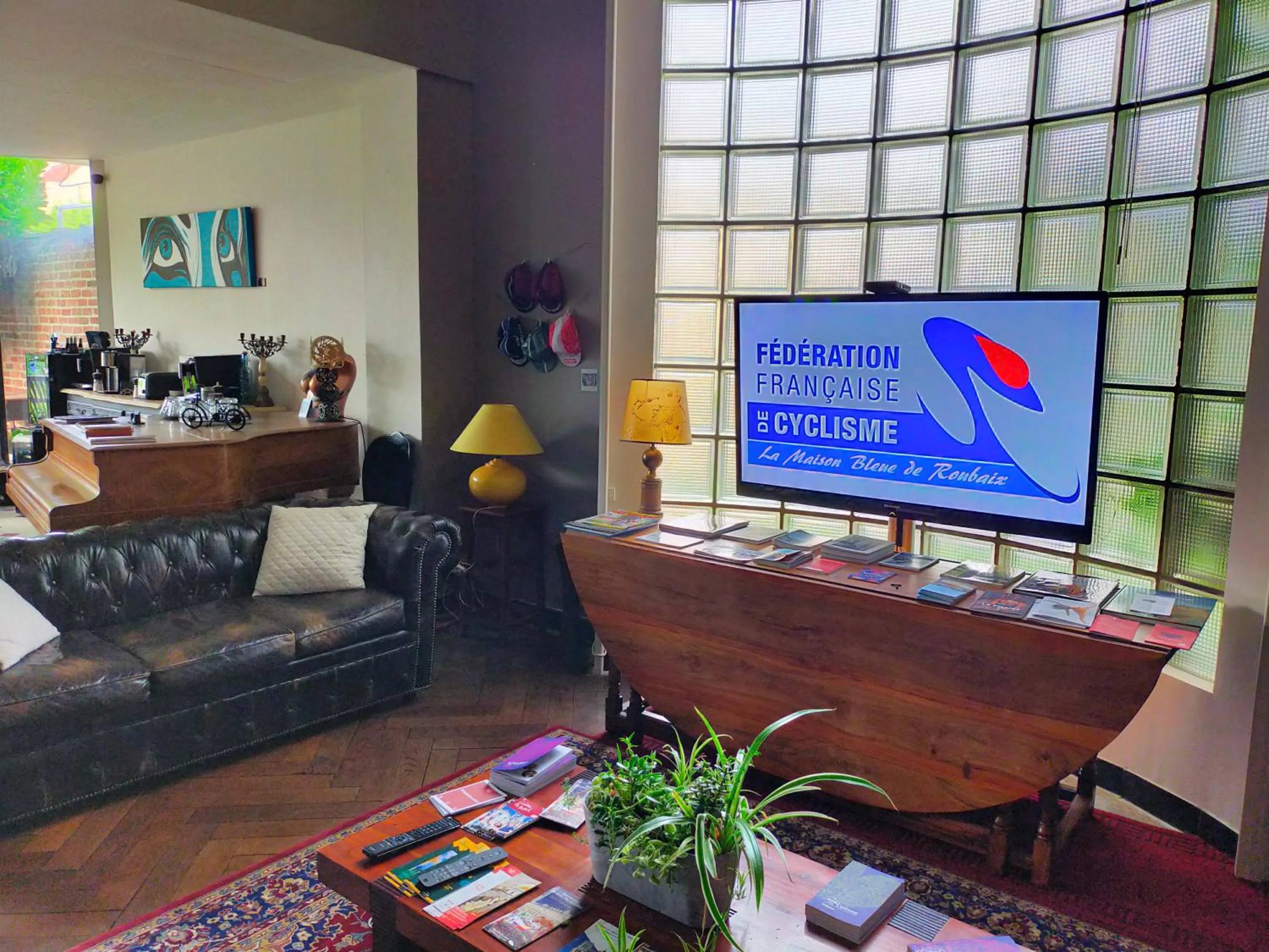 Restaurant/places to eat in La Maison Bleue de Roubaix