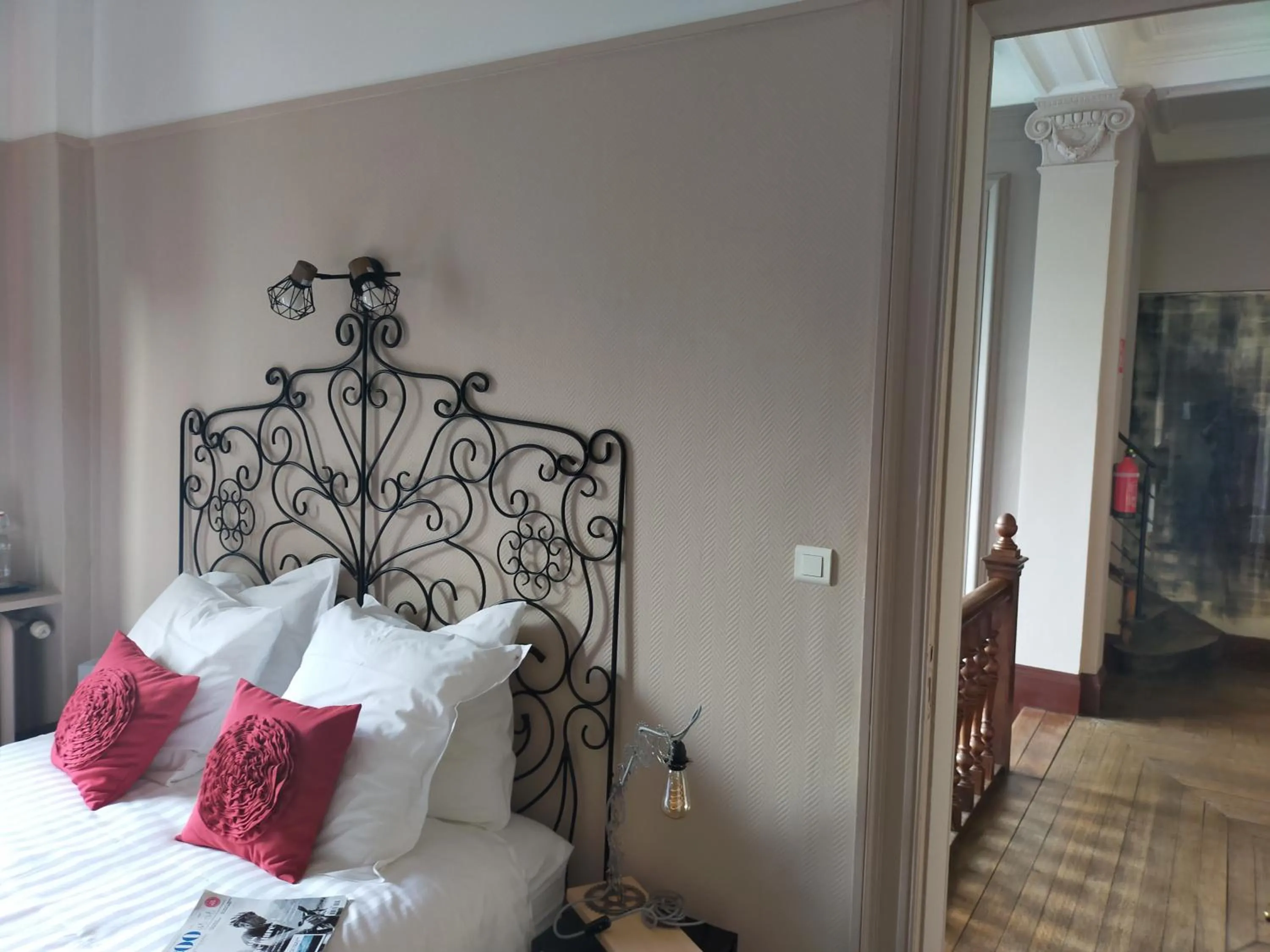 Photo of the whole room in La Maison Bleue de Roubaix