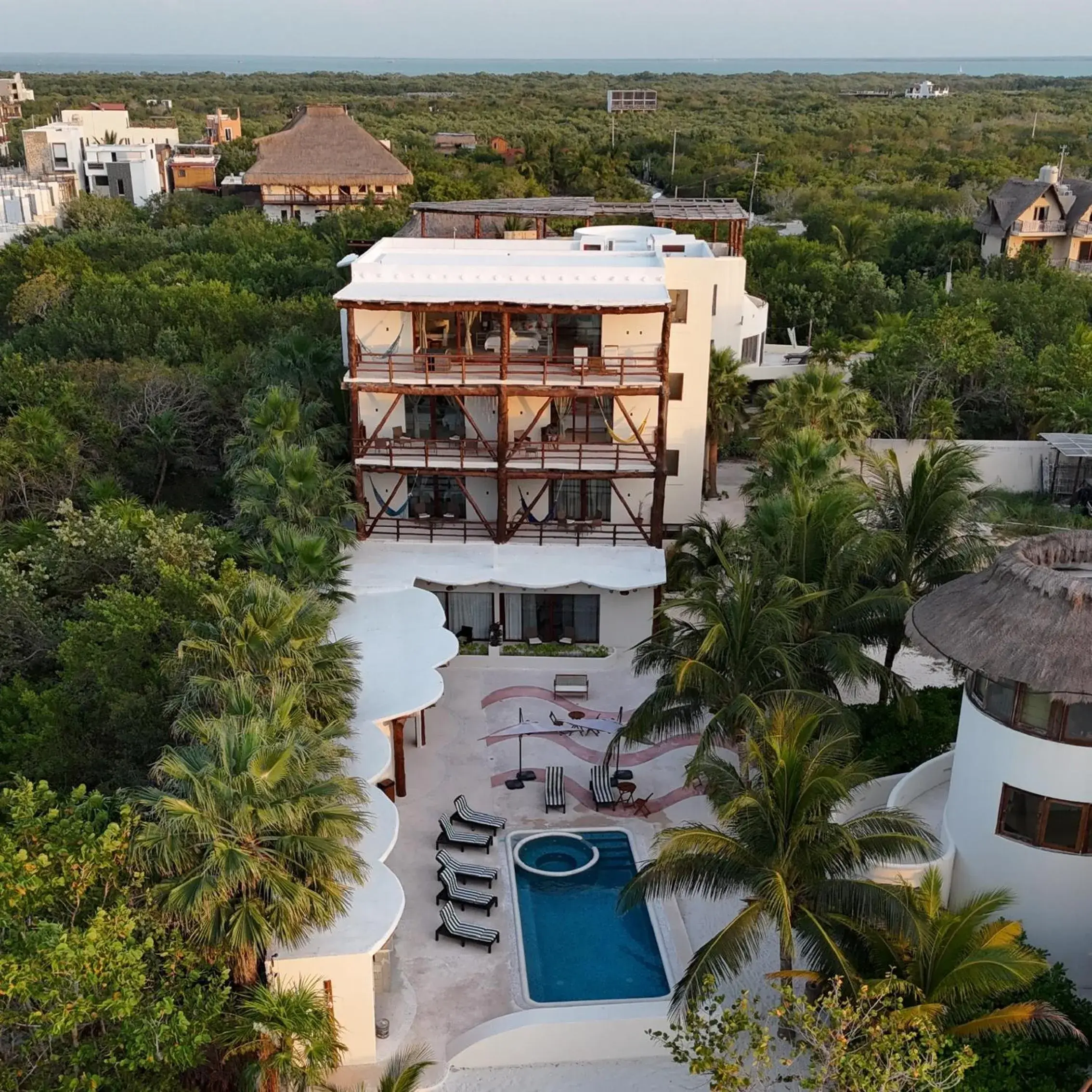 Property building in Beachfront Hotel Boutique DK Property building in Beachfront Hotel Boutique DK