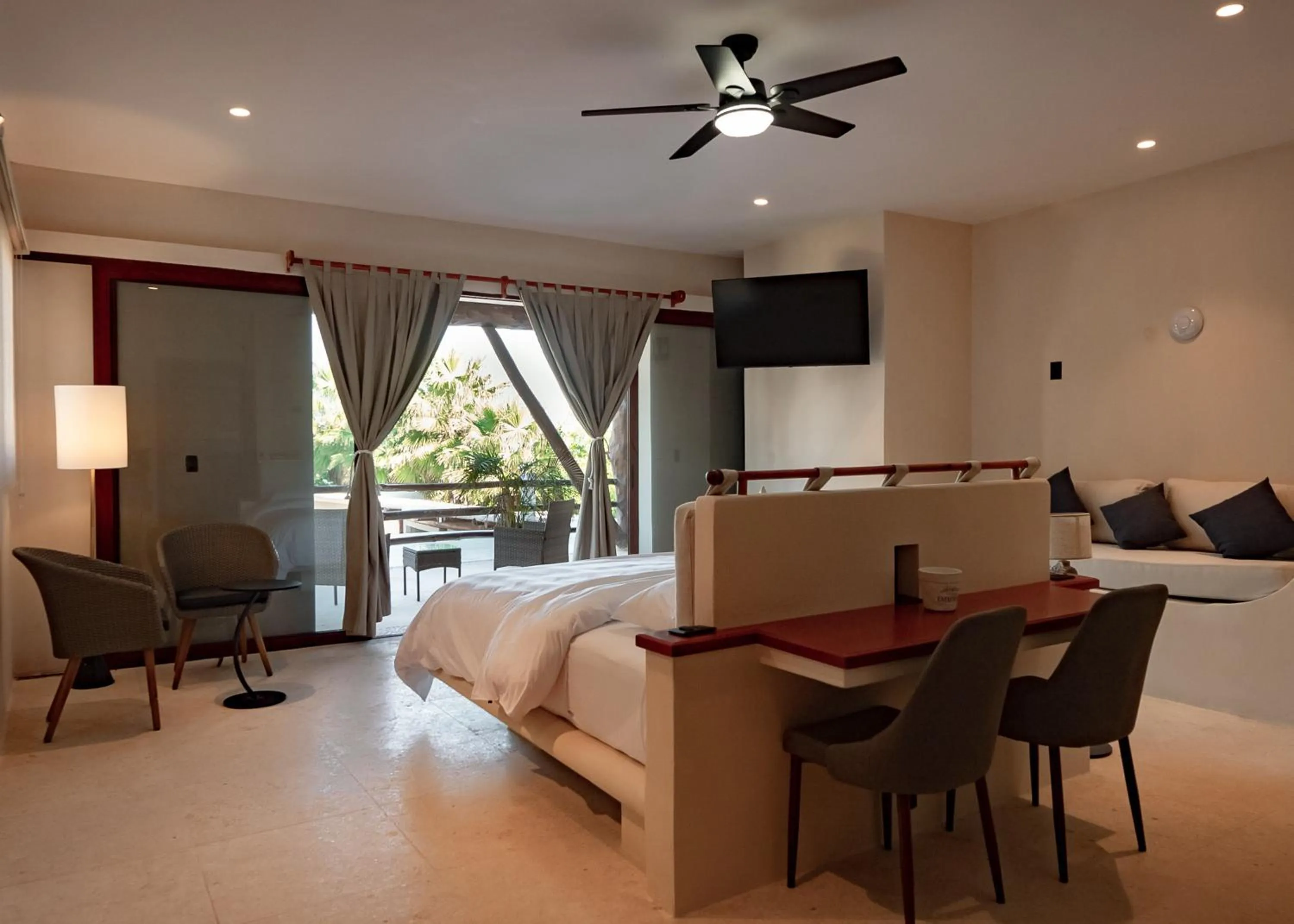 TV and multimedia, Bed in Beachfront Hotel Boutique DK