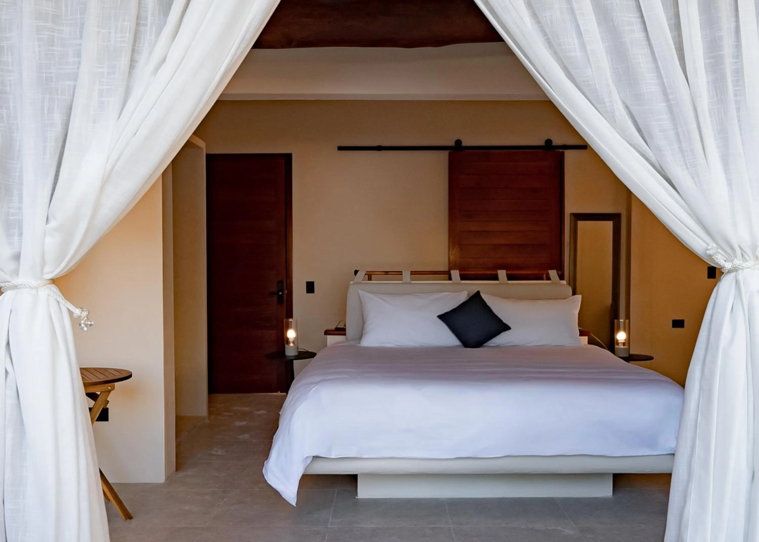 Bedroom, Bed in Beachfront Hotel Boutique DK