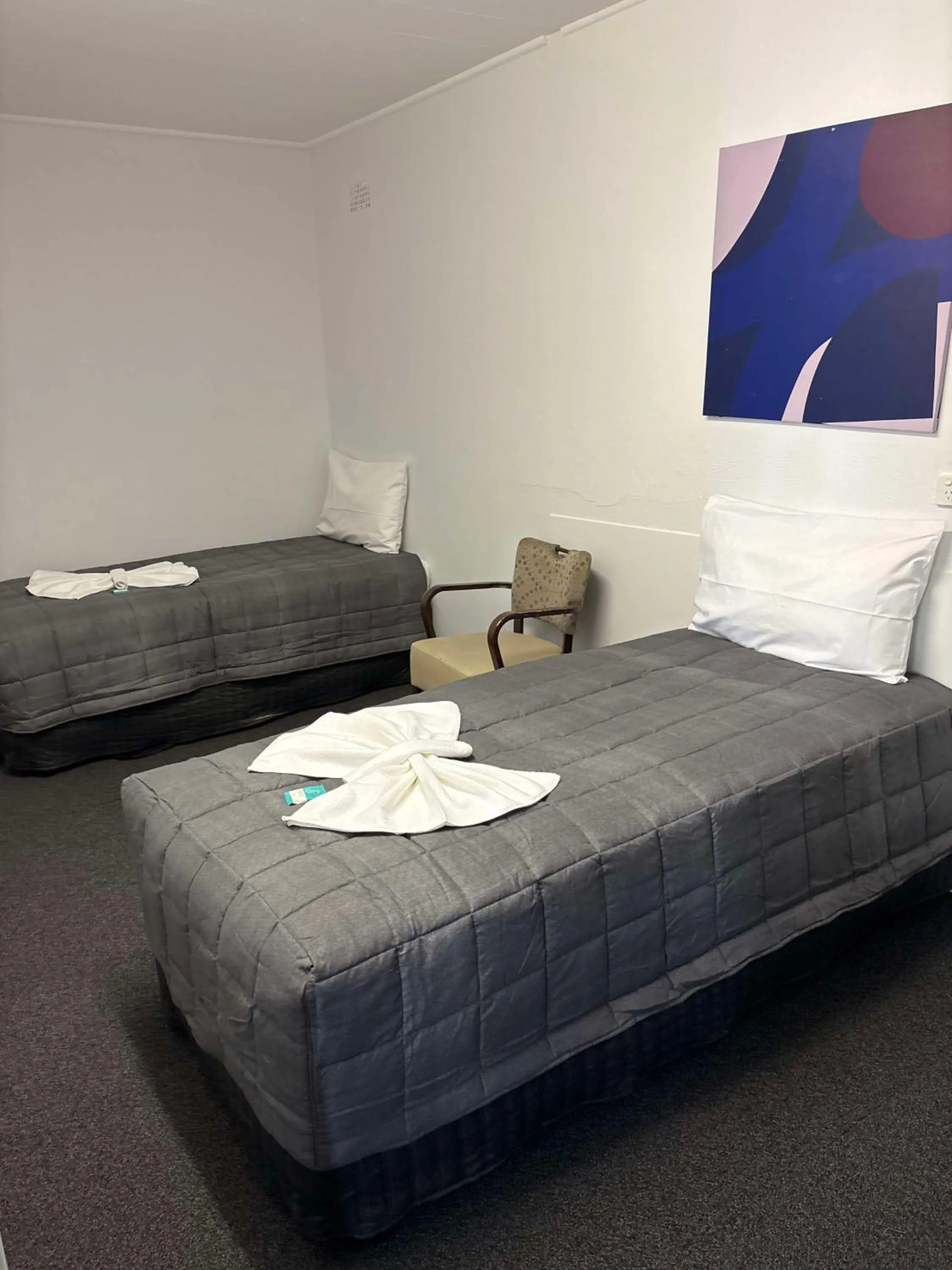 Bed in Manning River Motel