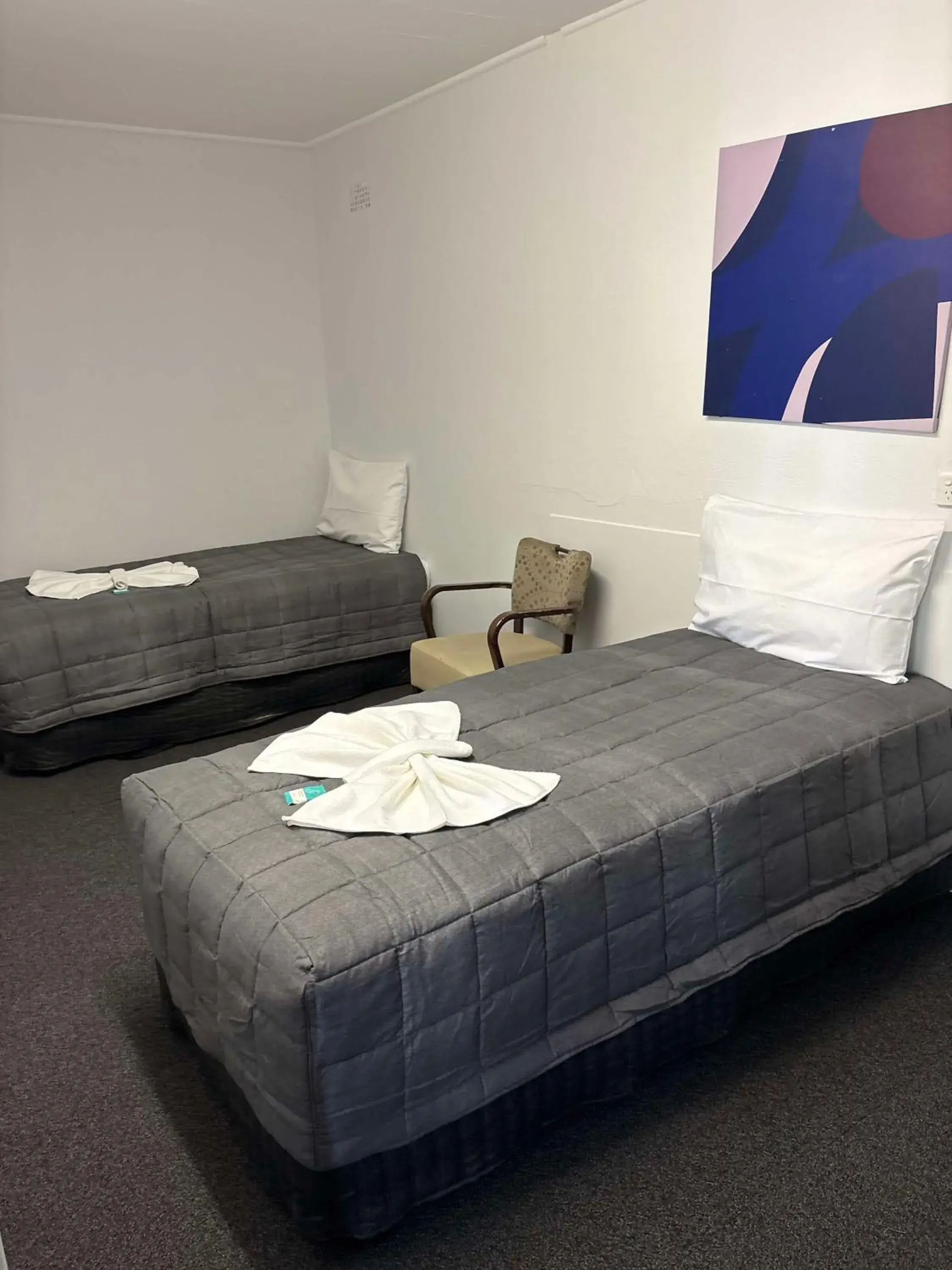 Bed in Manning River Motel Bed in Manning River Motel