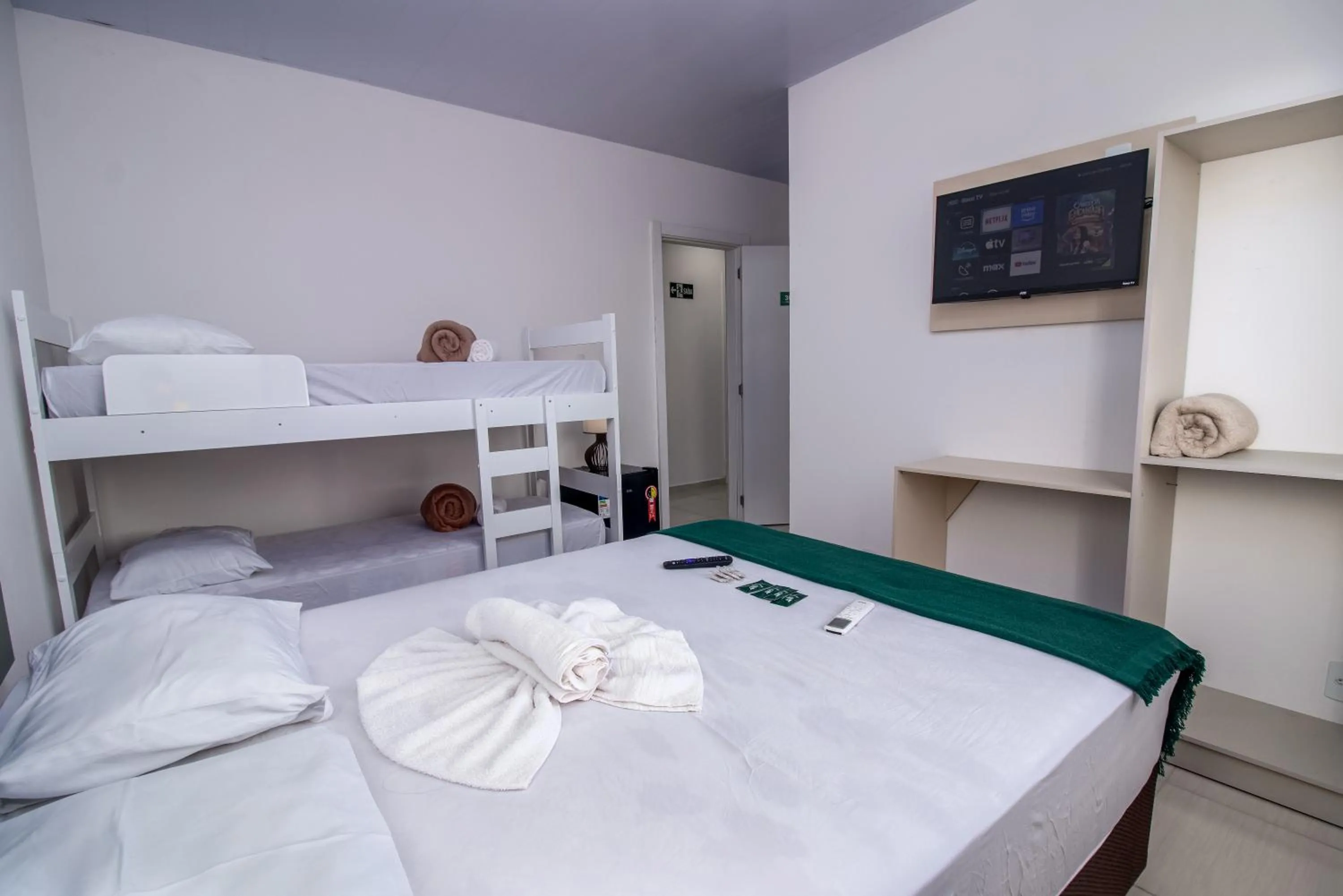 TV and multimedia, Bed in Pousada Paraná