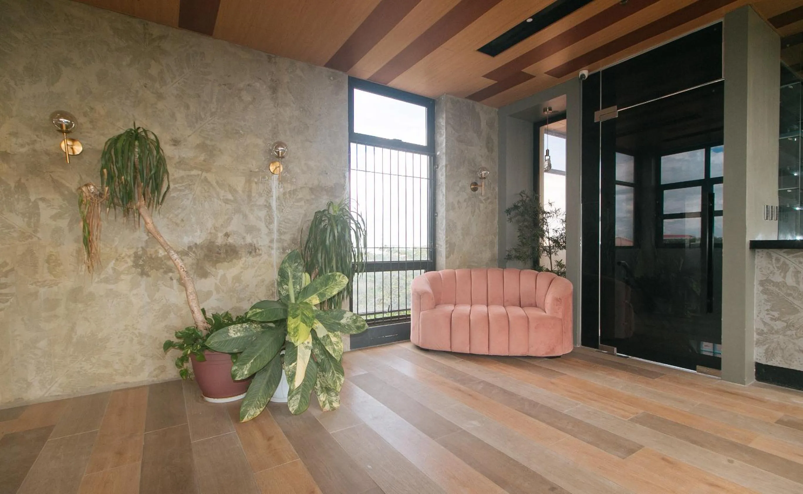 Seating area in Avelida Homes by RedDoorz