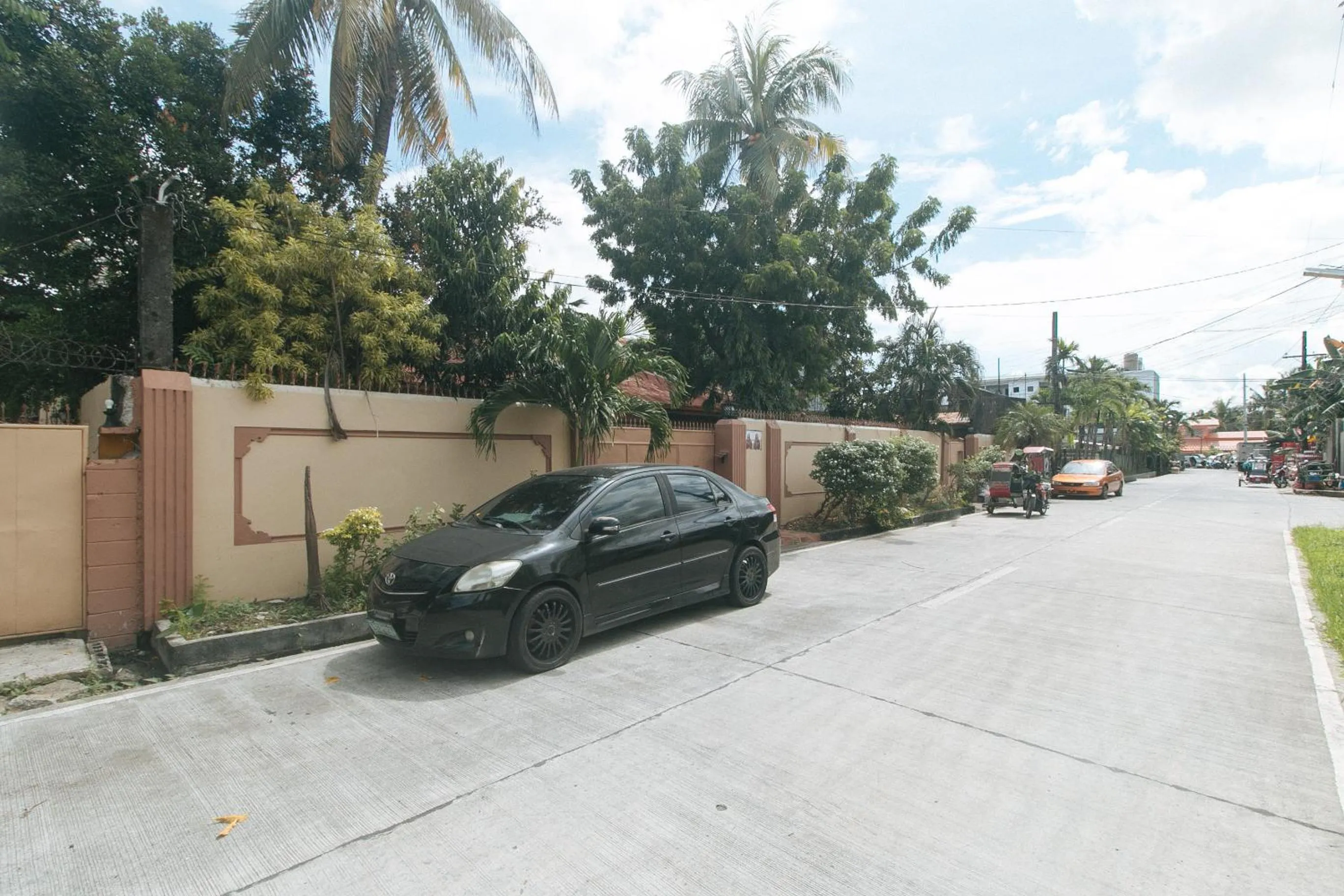 Street view in Kababayan Pensione House by RedDoorz