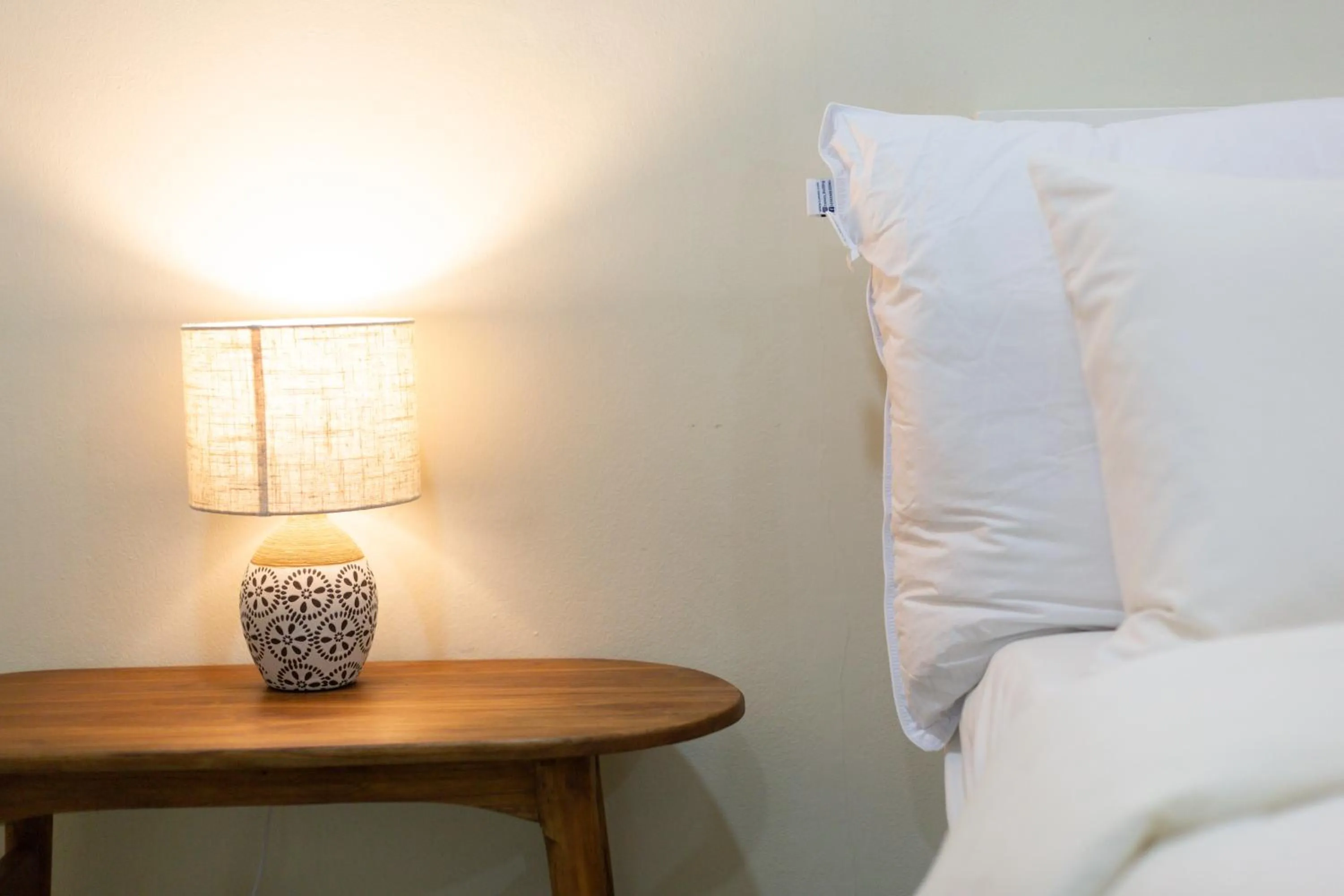 Bedroom, Bed in Comfy Corner Hotel