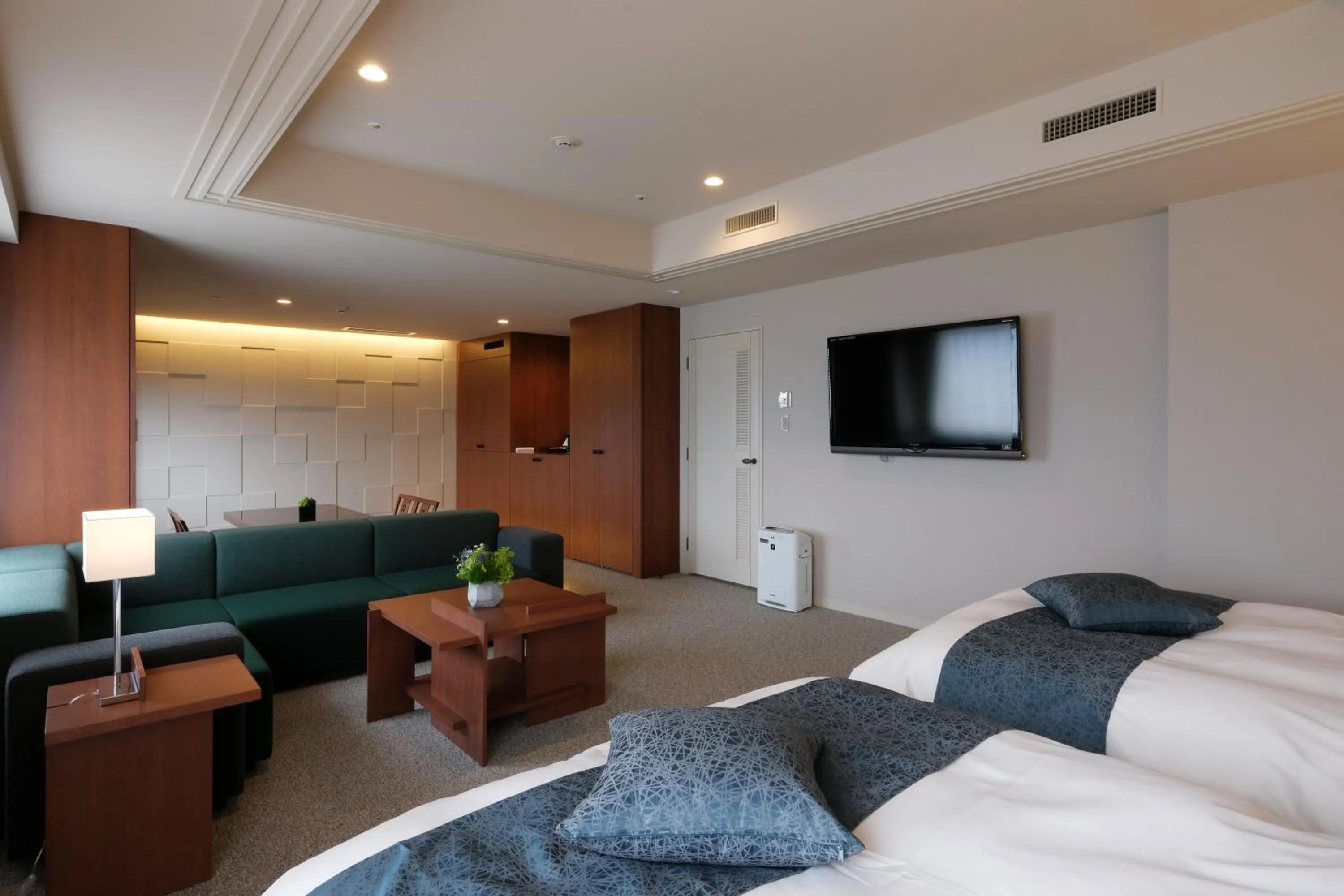 Living room, Bed in Hotel Kasugai