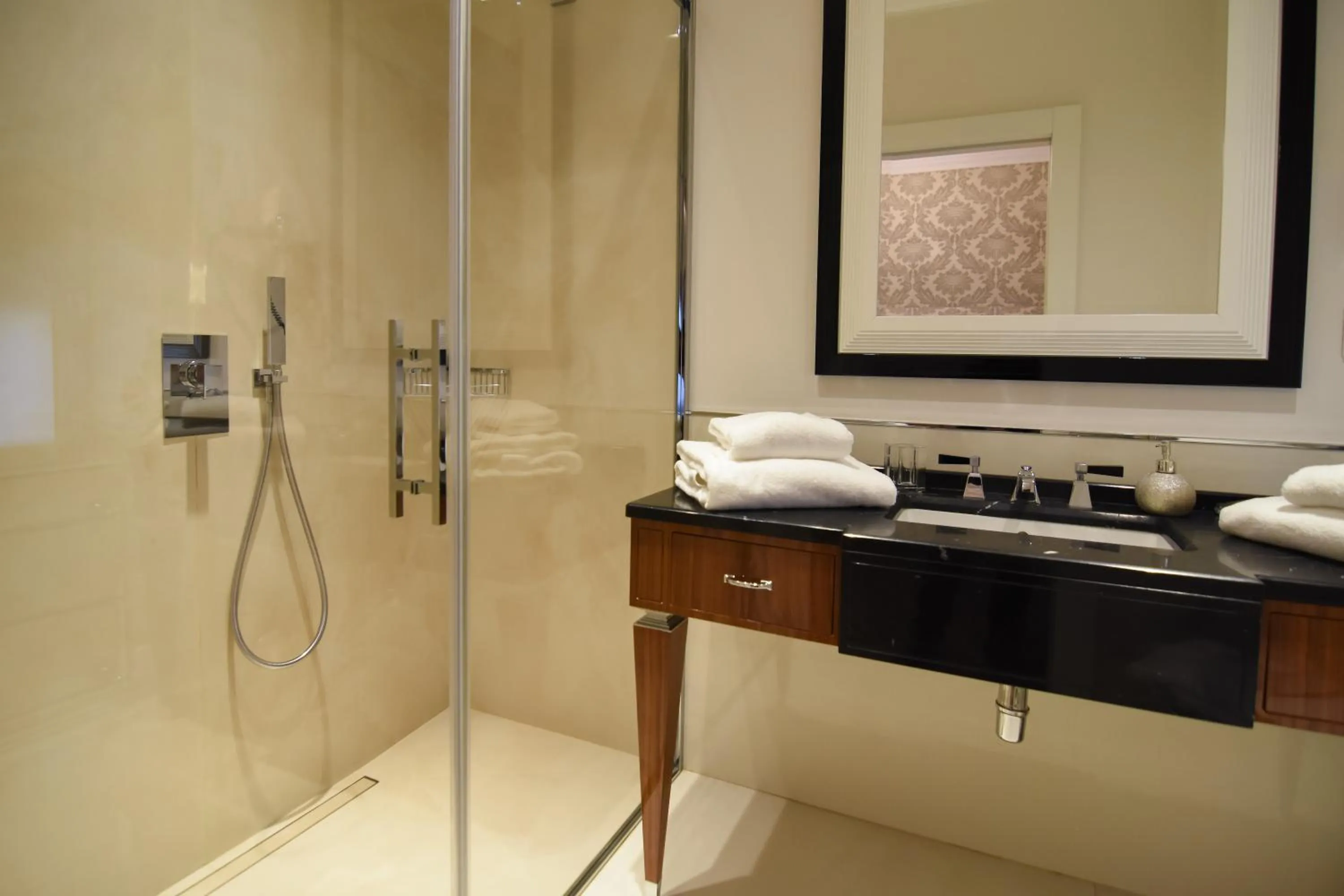 Bathroom in Duomo Rooms