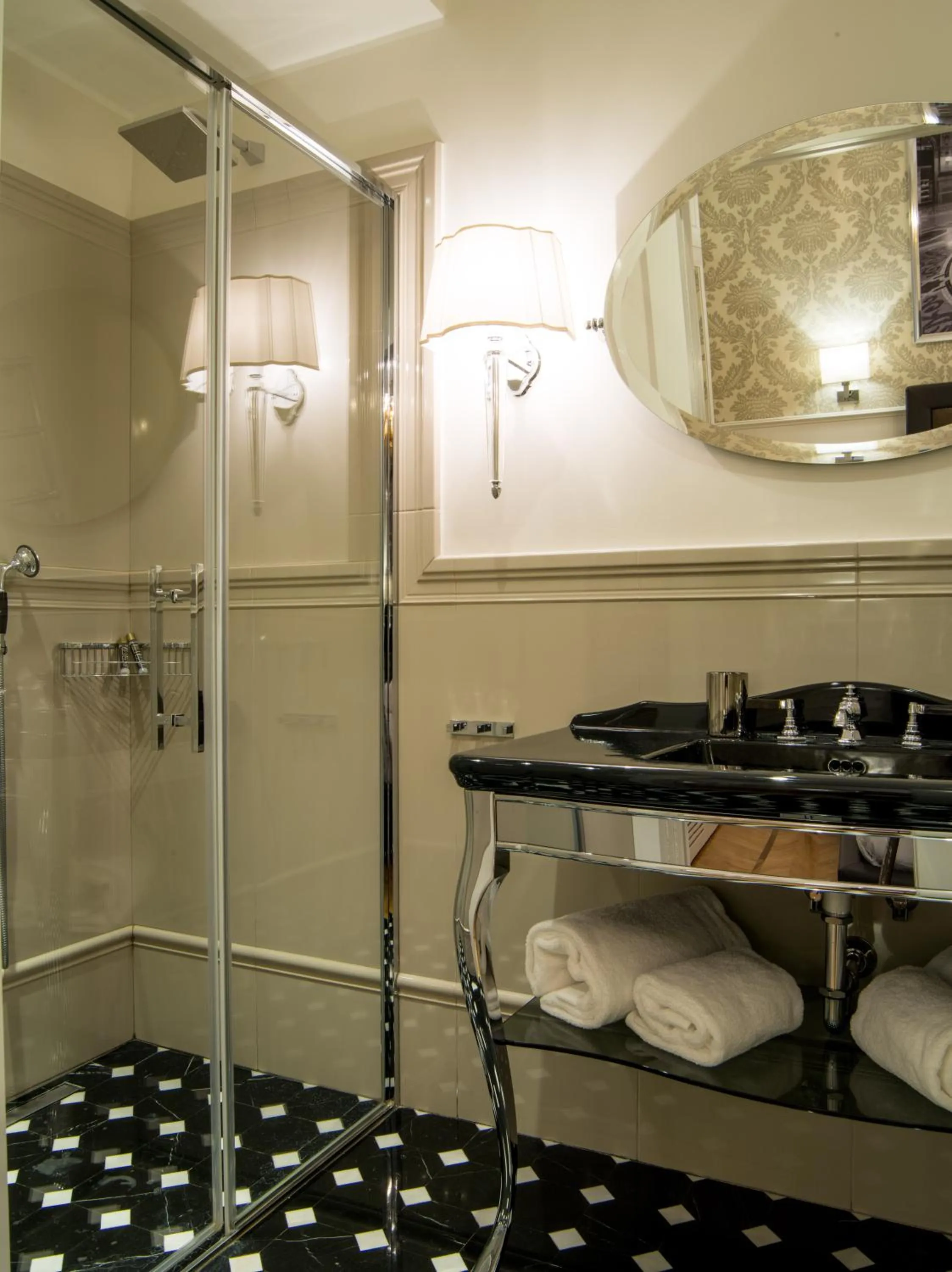 Bathroom in Duomo Rooms