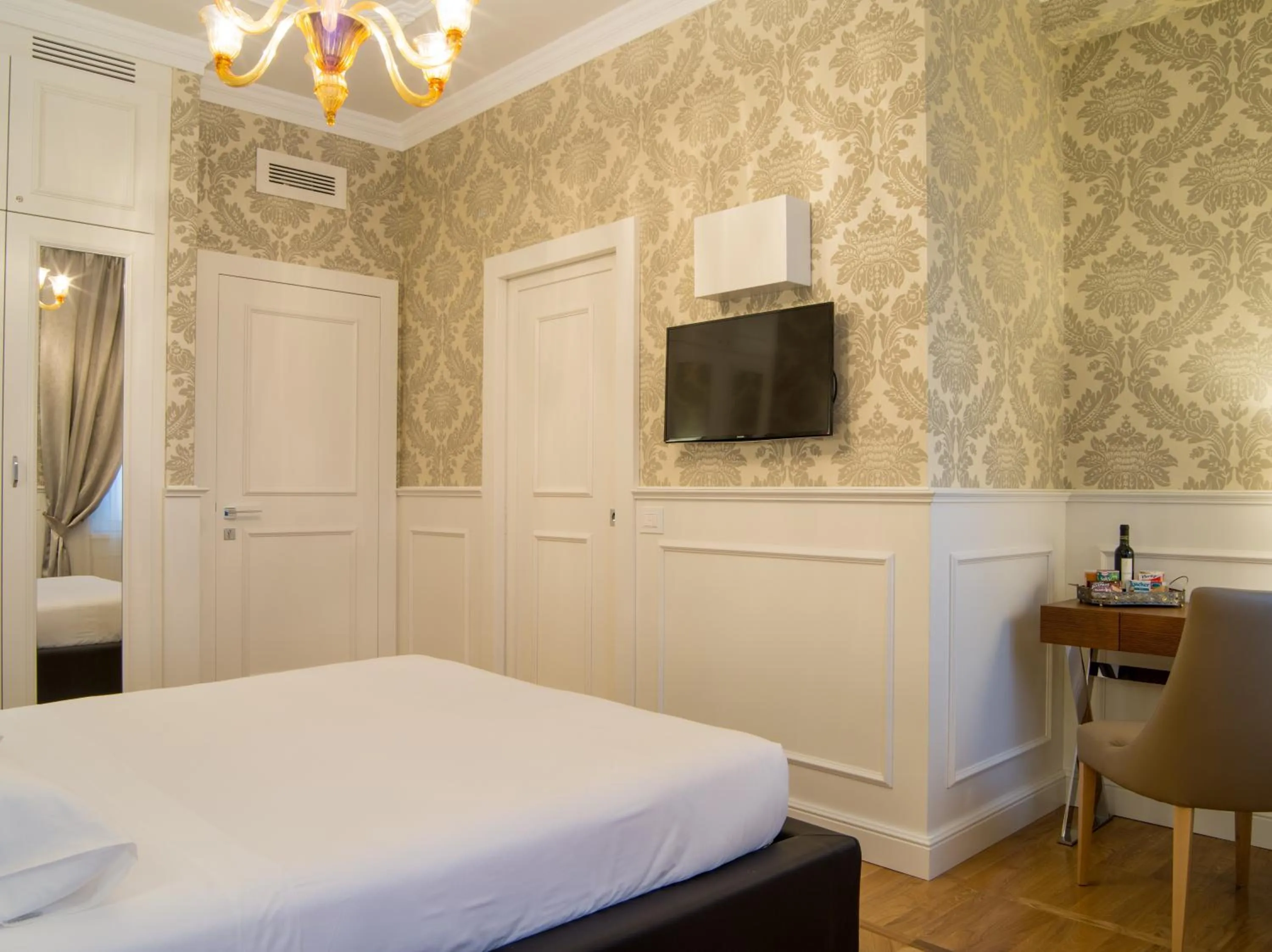 Decorative detail, Bed in Duomo Rooms