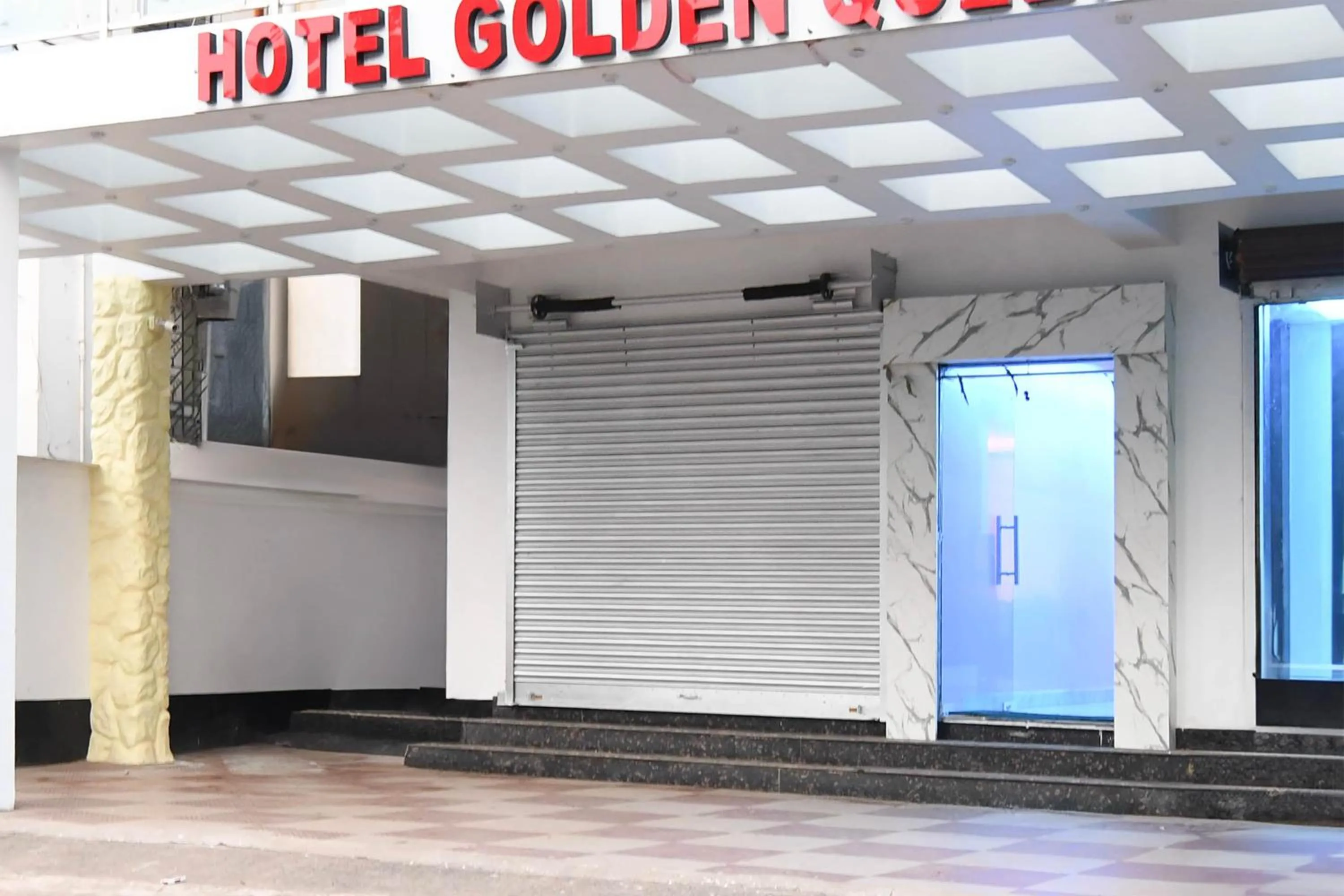 Facade/entrance in Hotel O Golden Queen