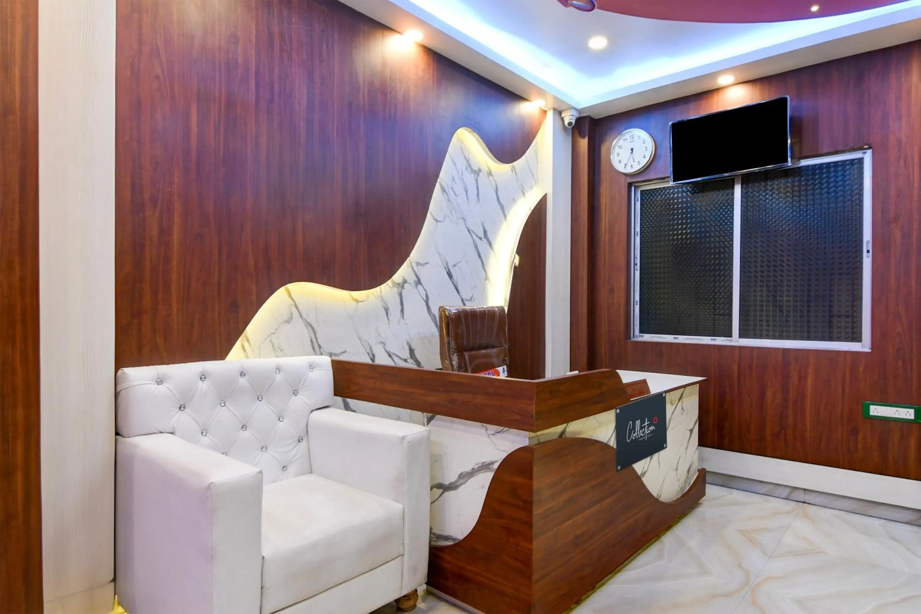 Lobby or reception in Hotel O Golden Queen