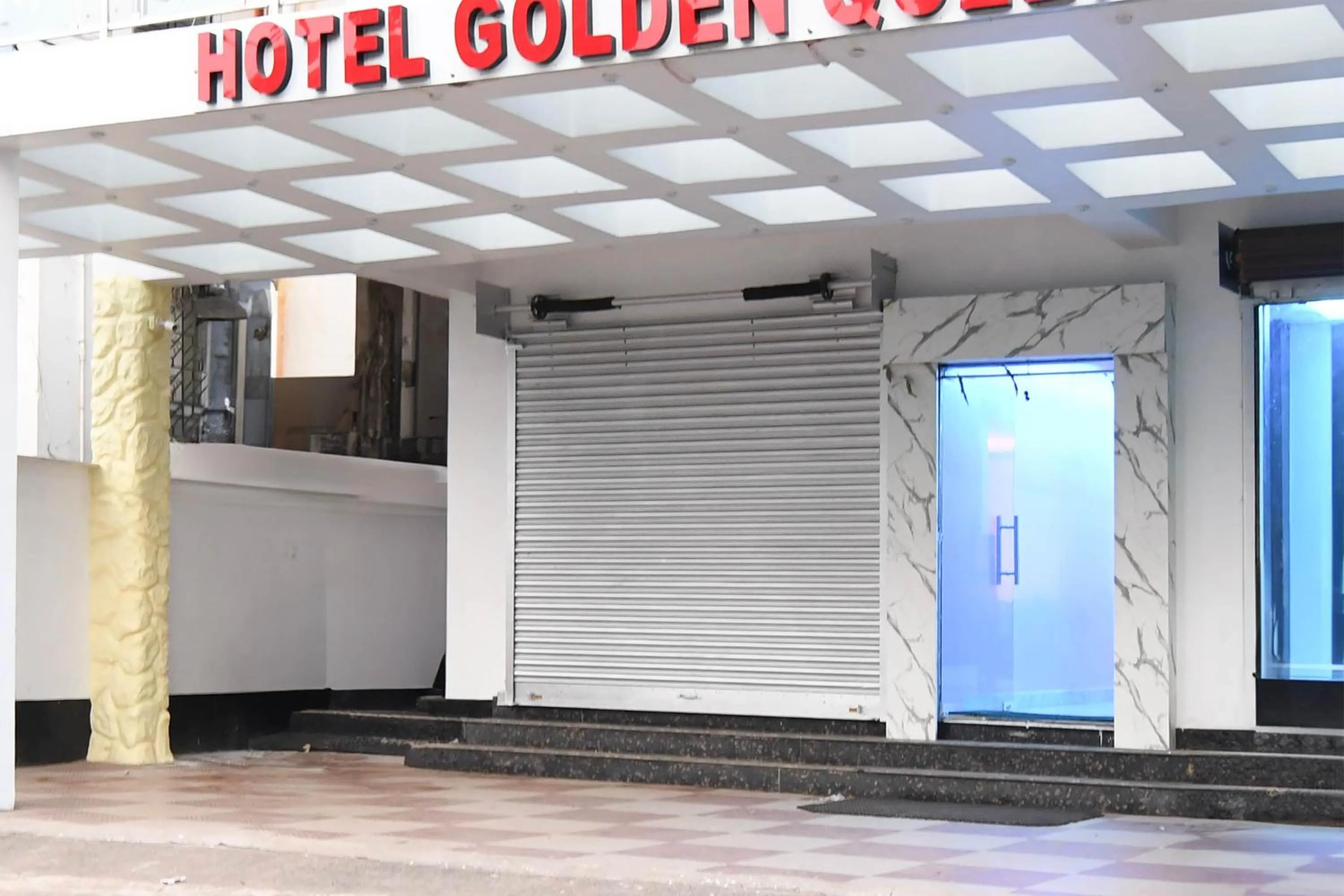 Facade/entrance in Hotel O Golden Queen