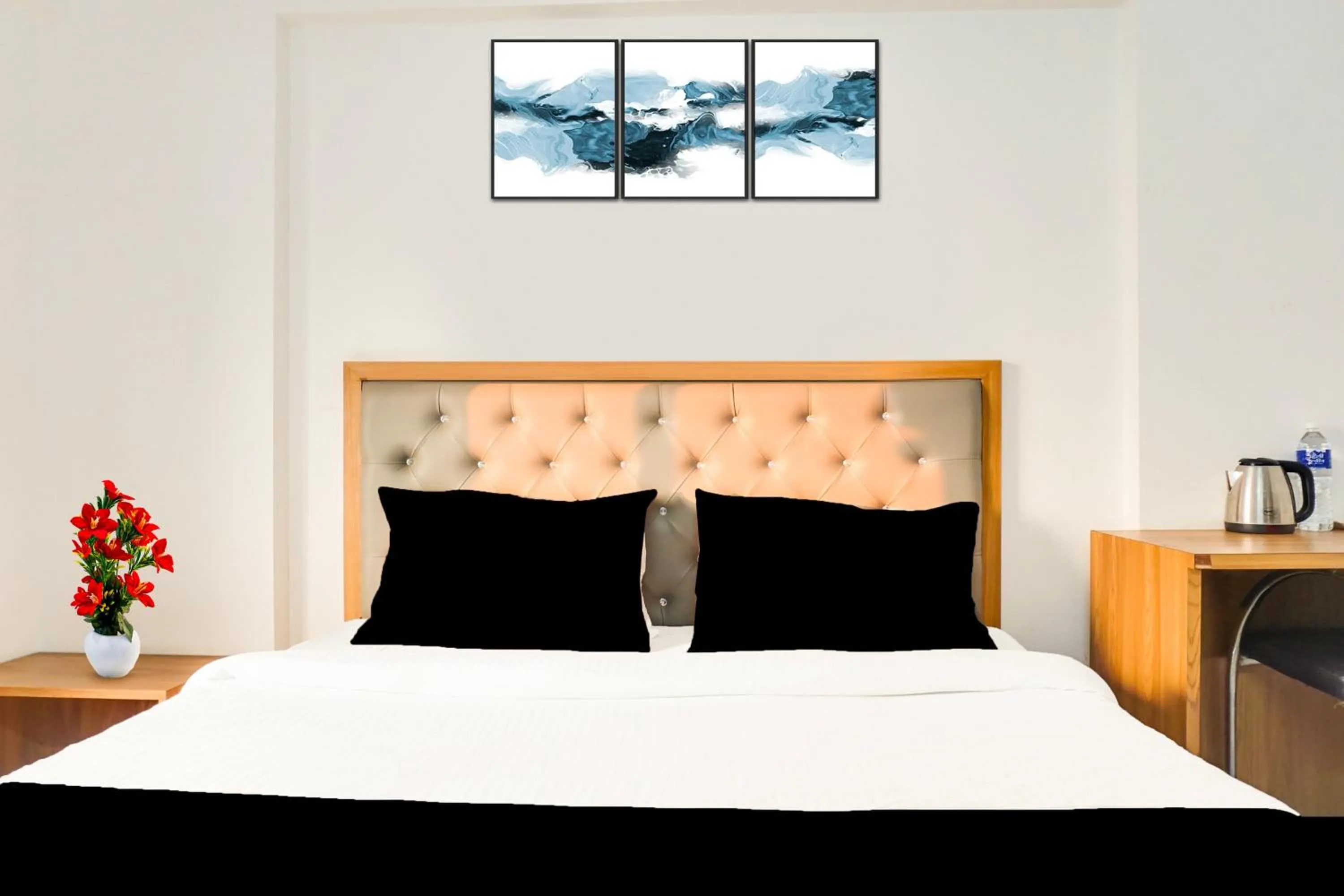 Bedroom, Bed in Super Townhouse Lohegaon Near Pune Airport formerly Landmark Regency