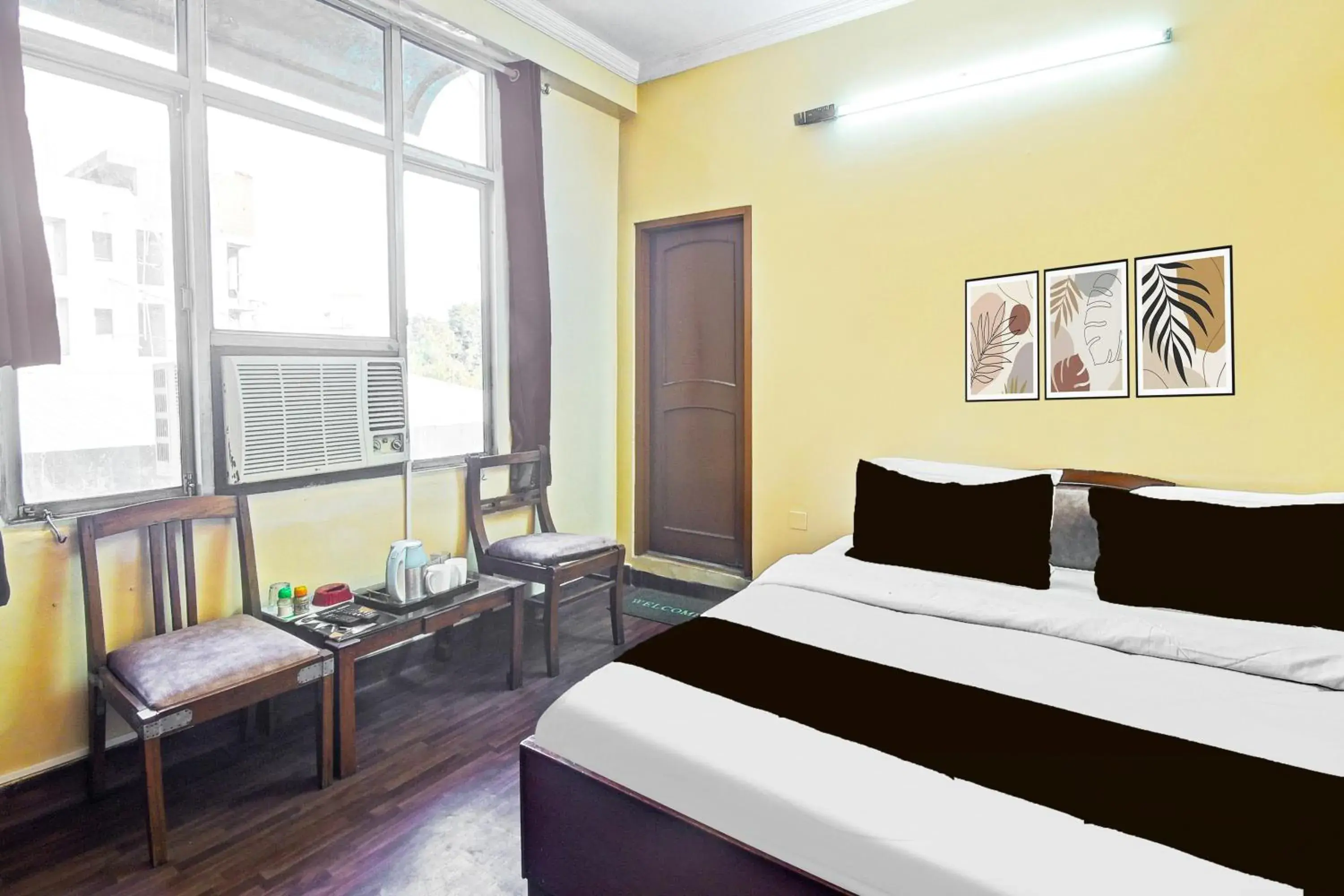 Classic Triple Room - single occupancy in Super Collection O Hathroi Market Near Dhuleshwar Garden formerly Hotel Rishi Classic Triple Room - single occupancy in Super Collection O Hathroi Market Near Dhuleshwar Garden formerly Hotel Rishi