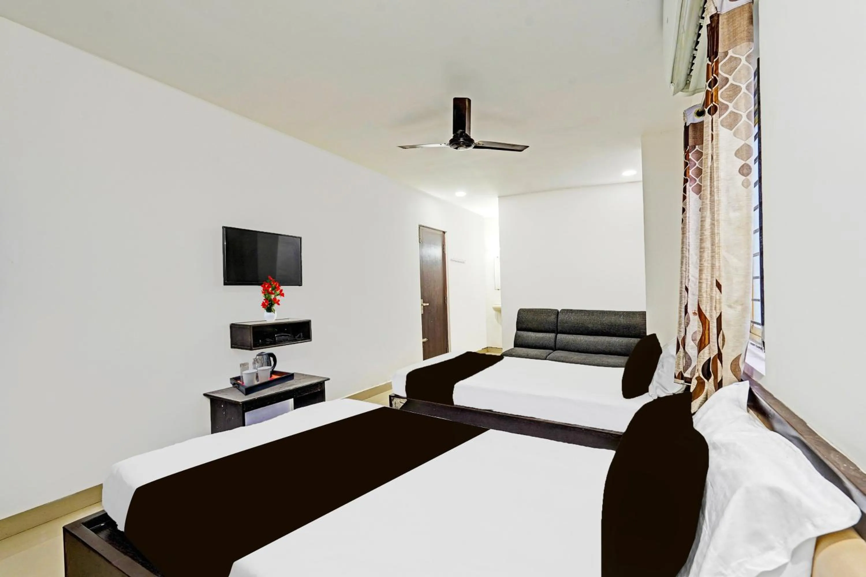 Bedroom, Bed in Collection O Vanamthopu Center Nellore Formerly ESR Guest Inn