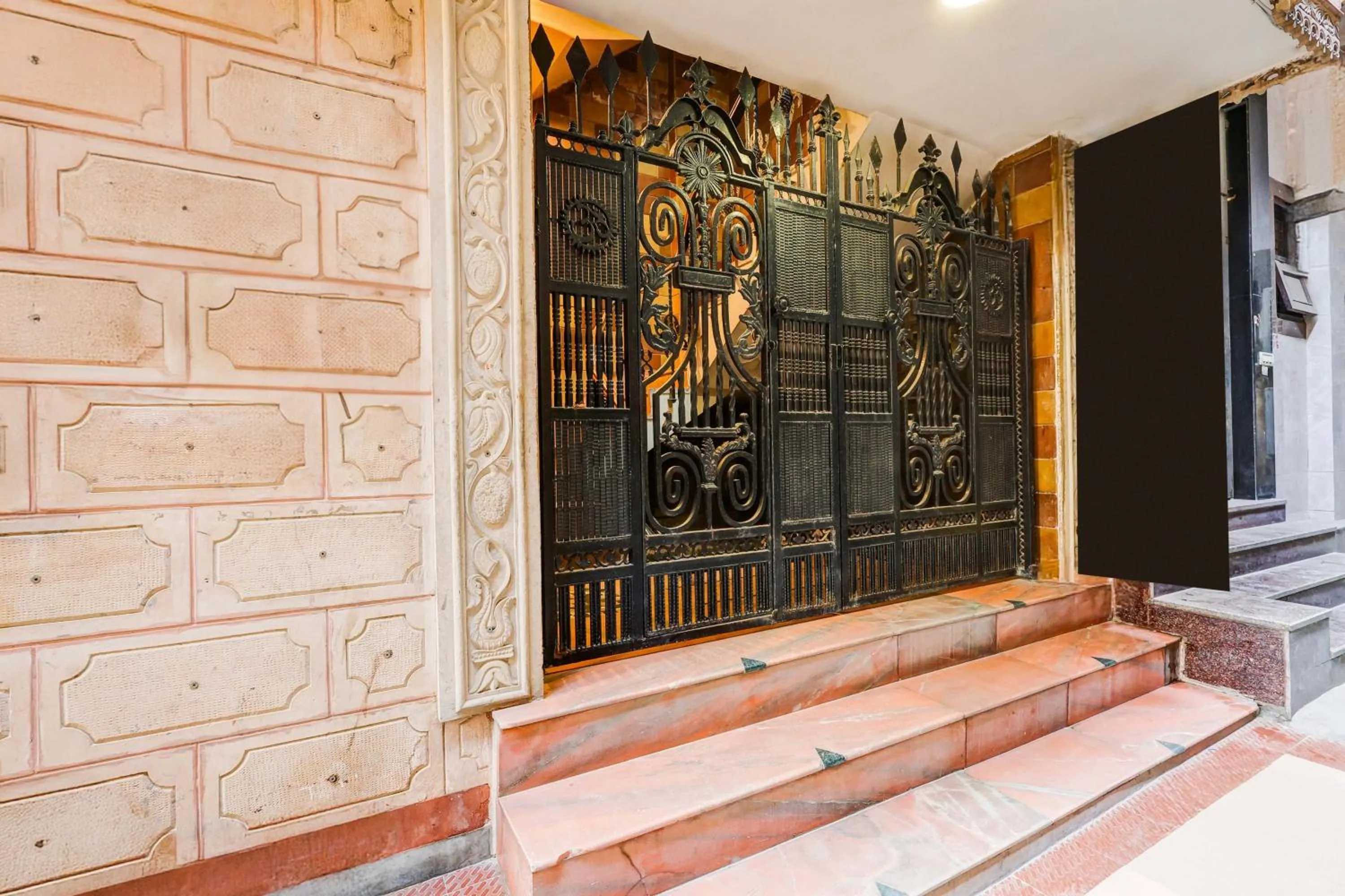 Facade/entrance in Super Collection O Palam Near Railway Station