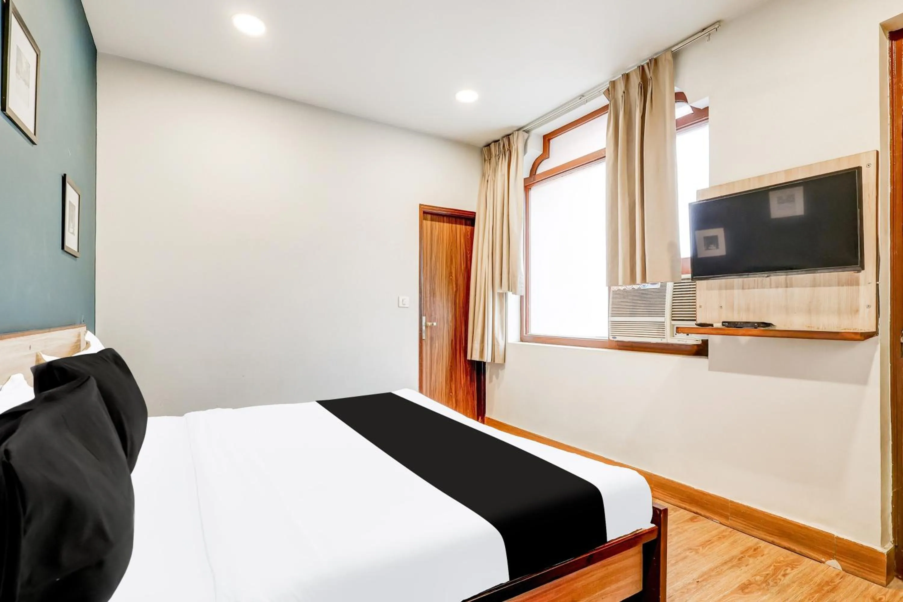 Bedroom, Bed in Super Collection O Palam Near Railway Station