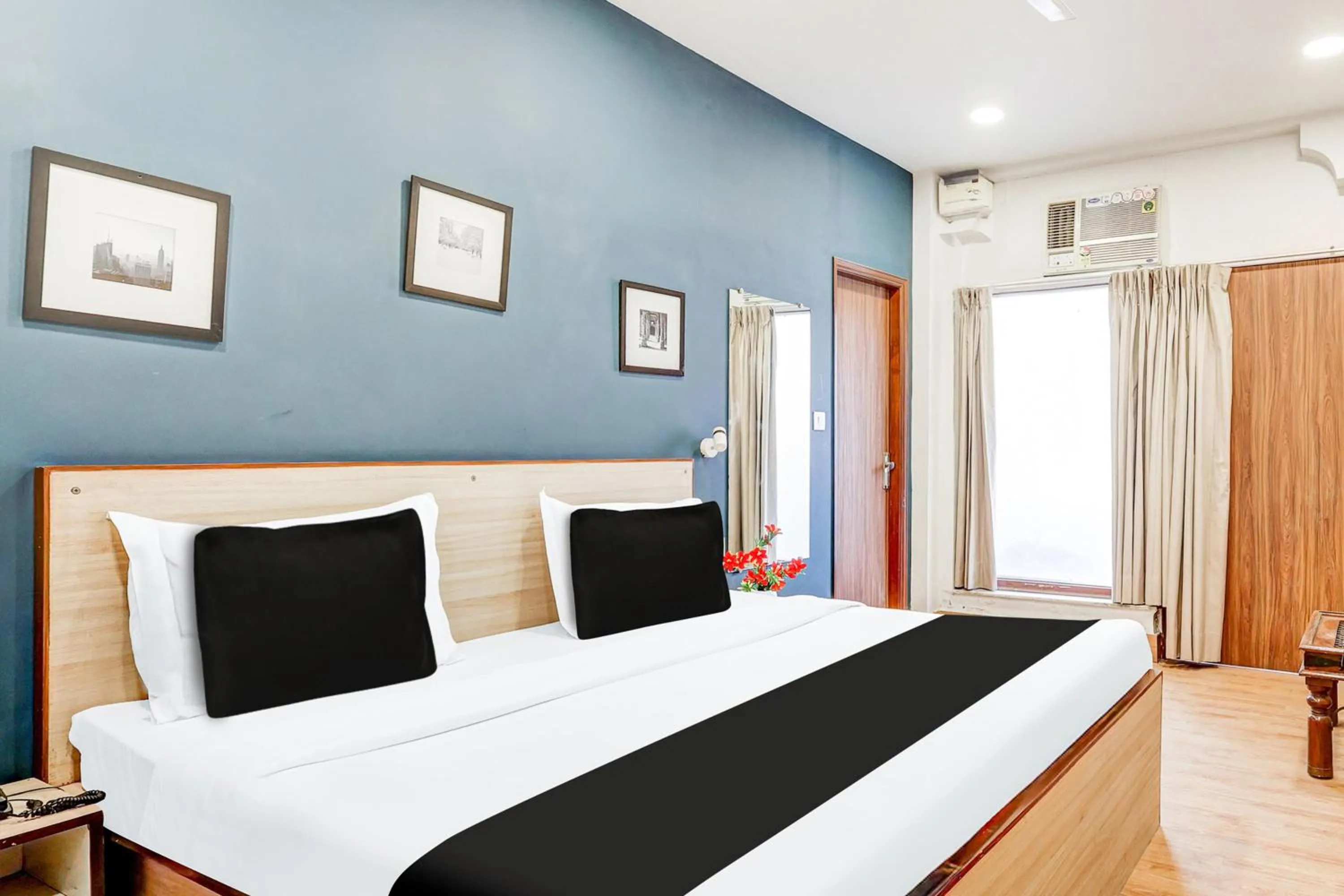 Bedroom, Bed in Super Collection O Palam Near Railway Station