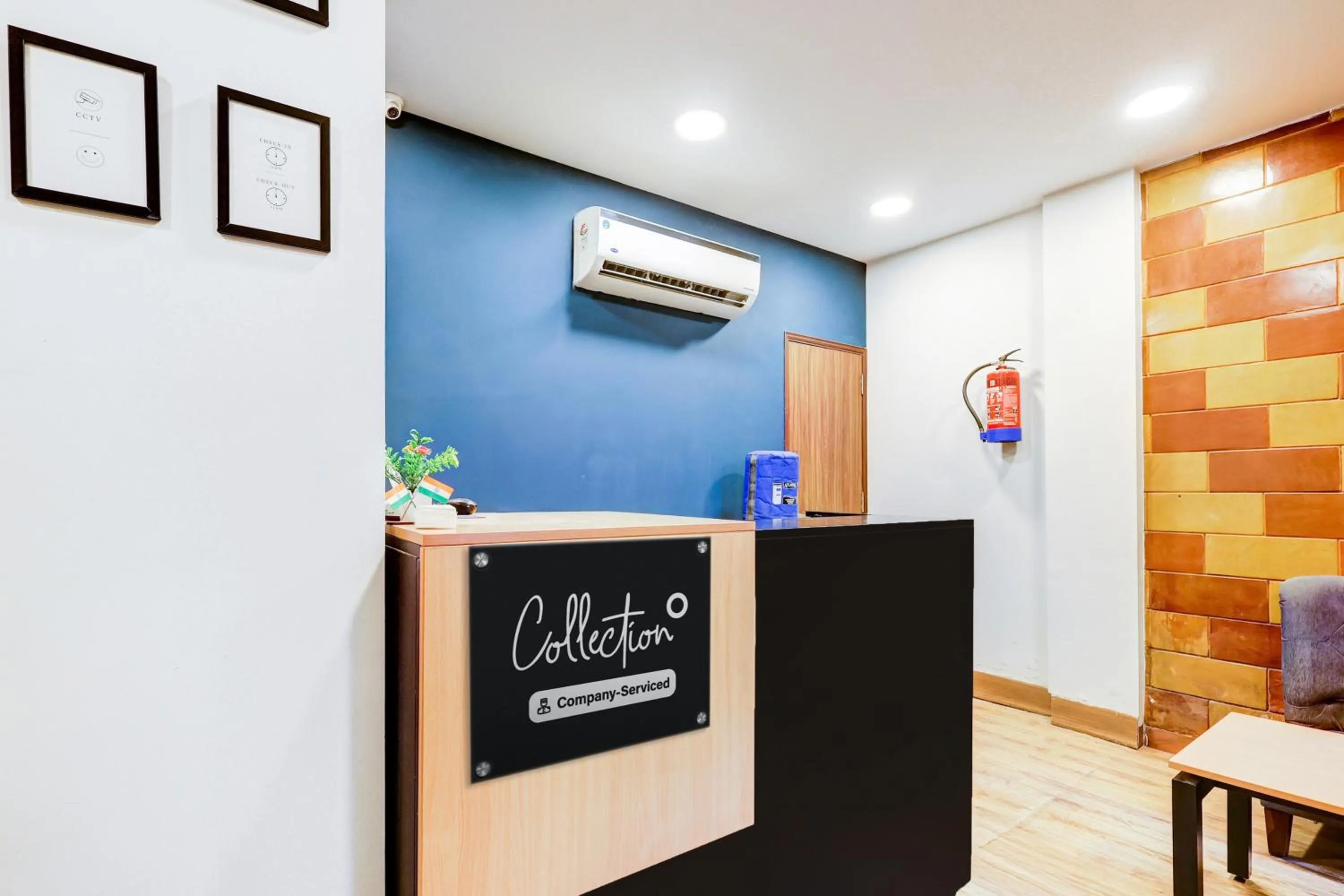 Lobby or reception in Super Collection O Palam Near Railway Station