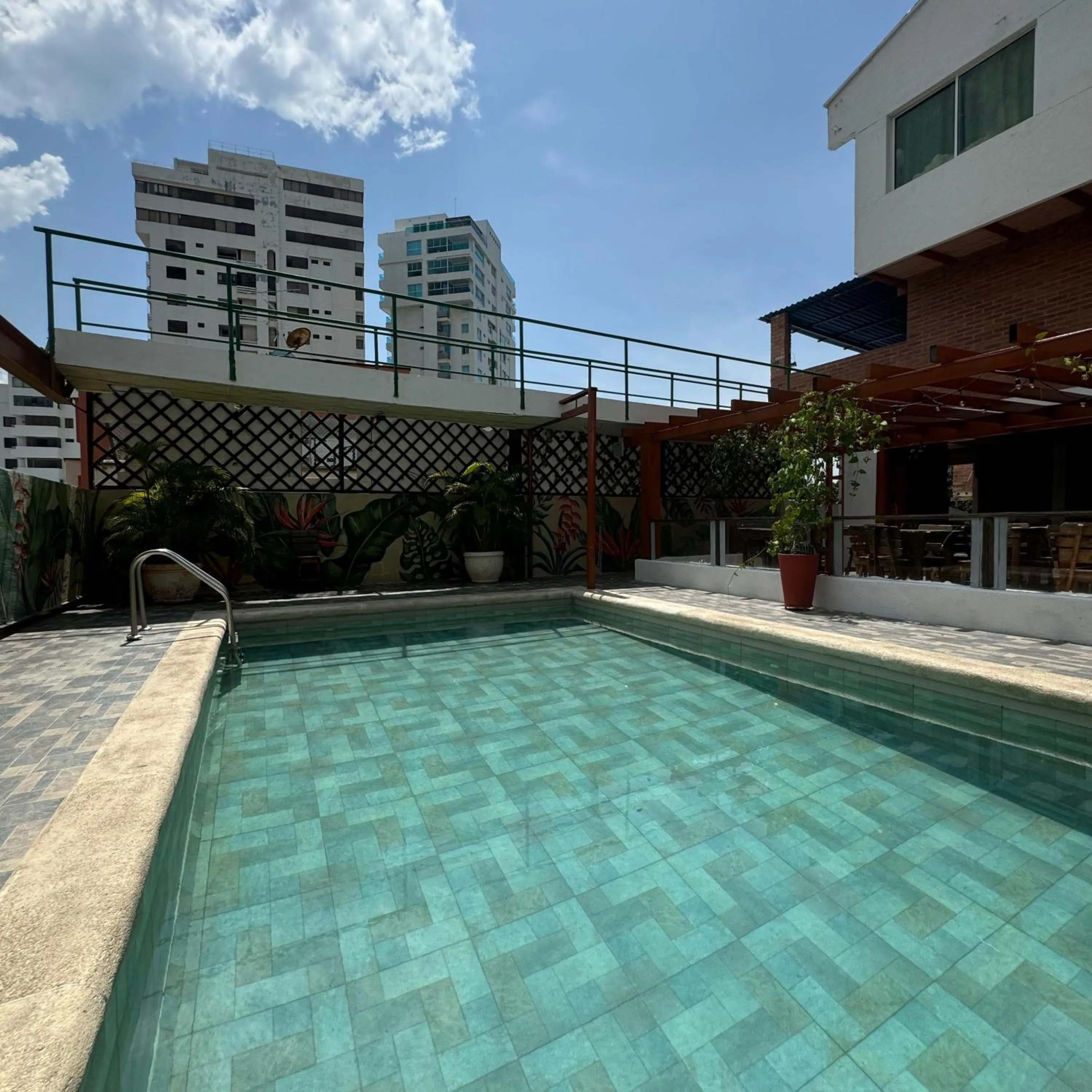 Swimming pool in Hotel Rodadero Relax