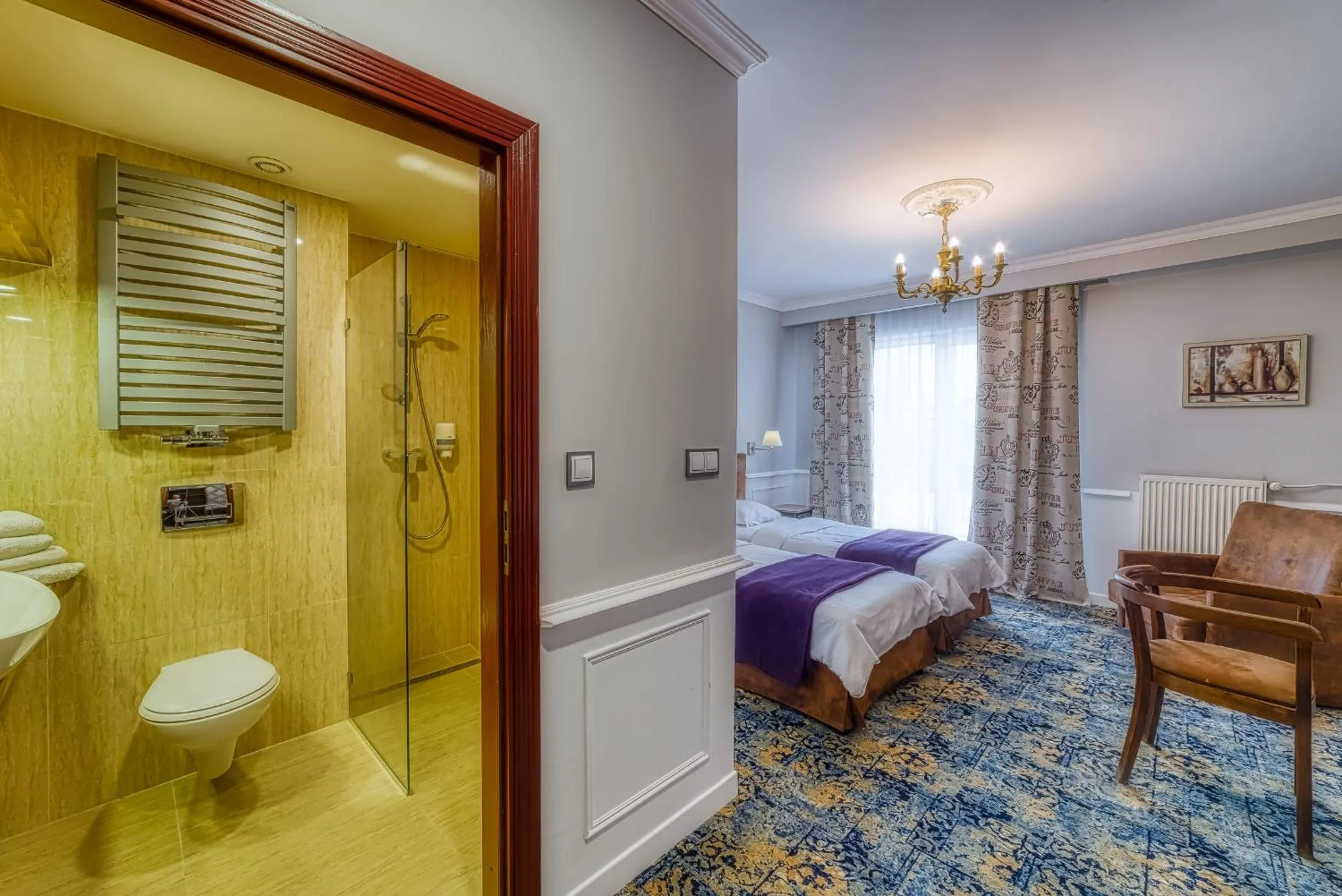 Shower, Bed in Grand Częstochowa