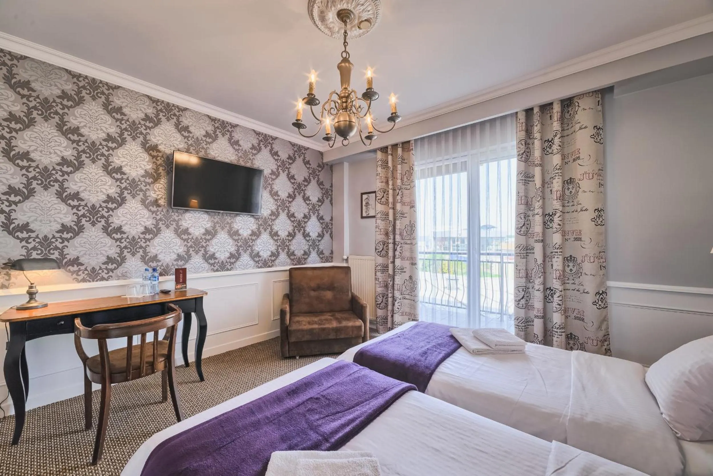 Photo of the whole room, Bed in Grand Częstochowa