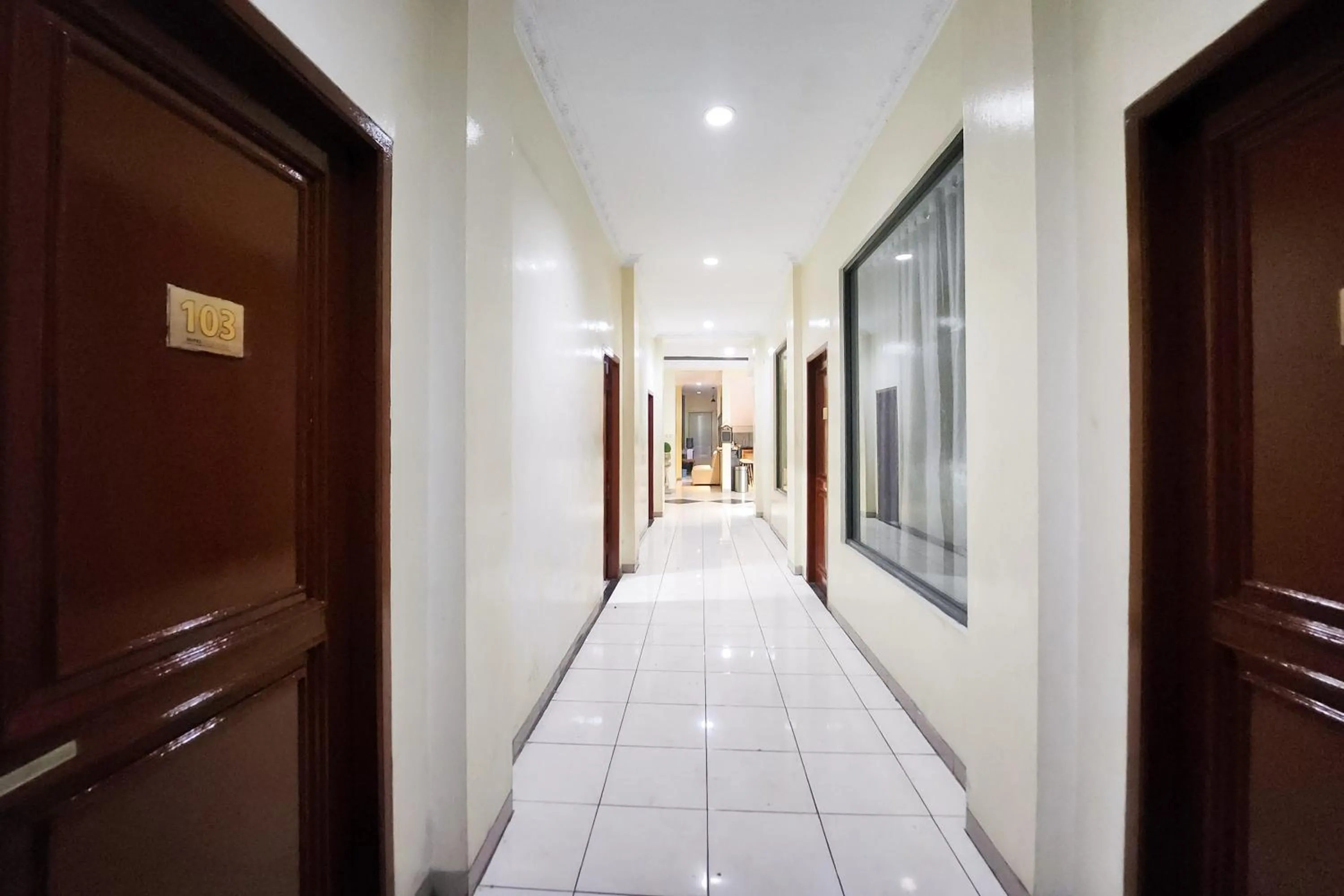Property building in RedDoorz Near Stasiun Tanah Abang