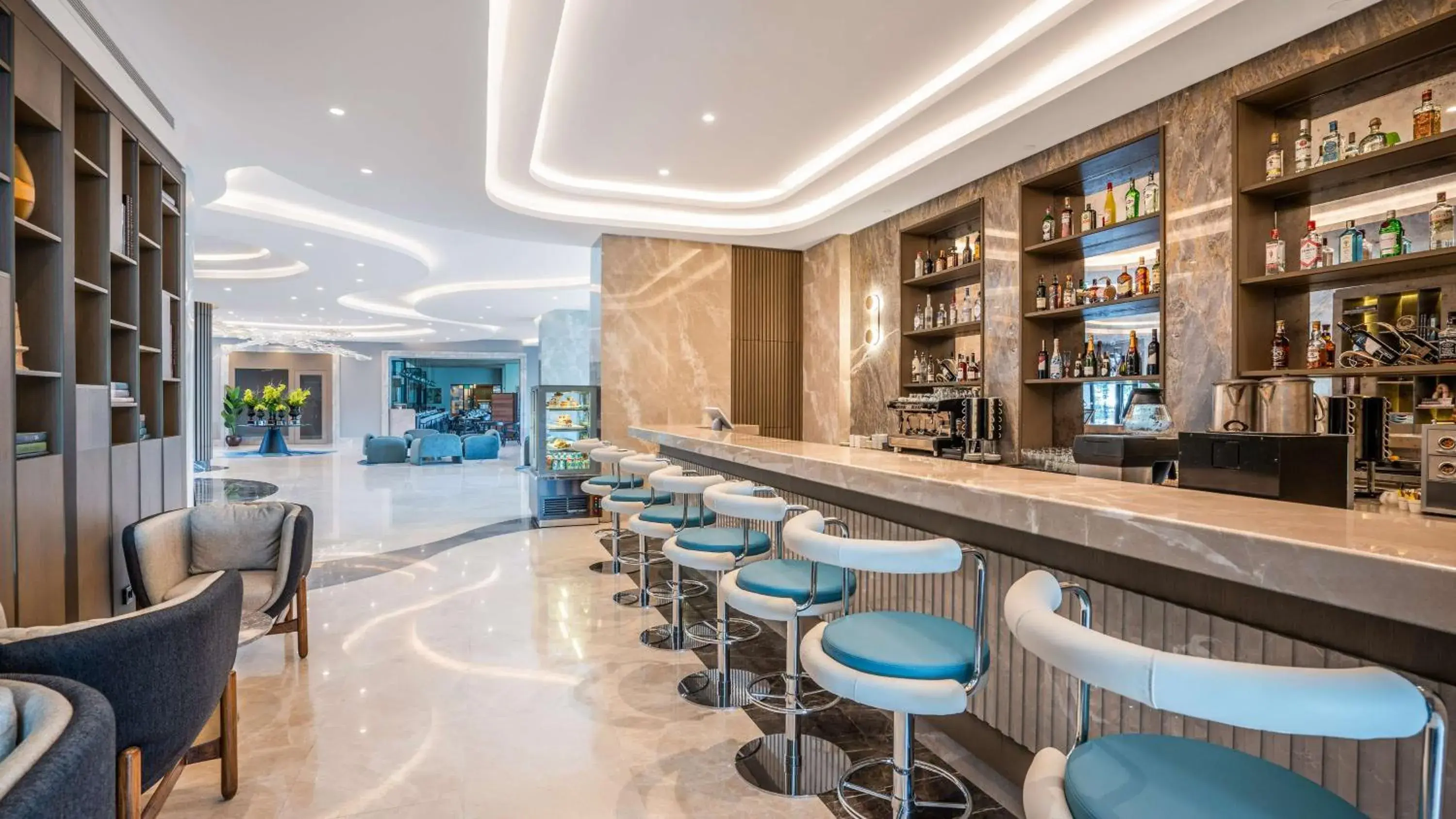 Lounge or bar in Radisson Hotel Istanbul Merter Lounge or bar in Radisson Hotel Istanbul Merter