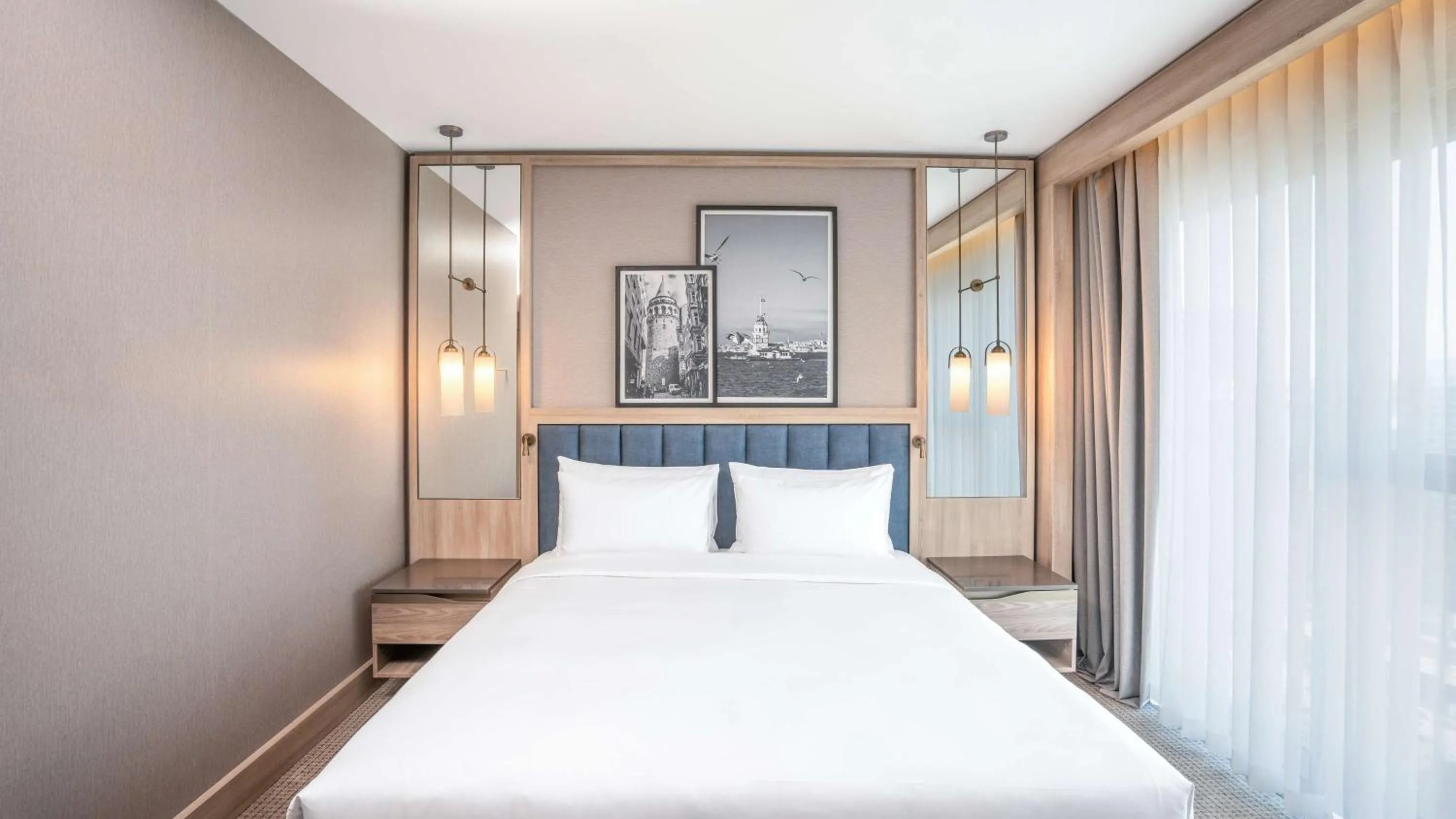 Bedroom, Bed in Radisson Hotel Istanbul Merter