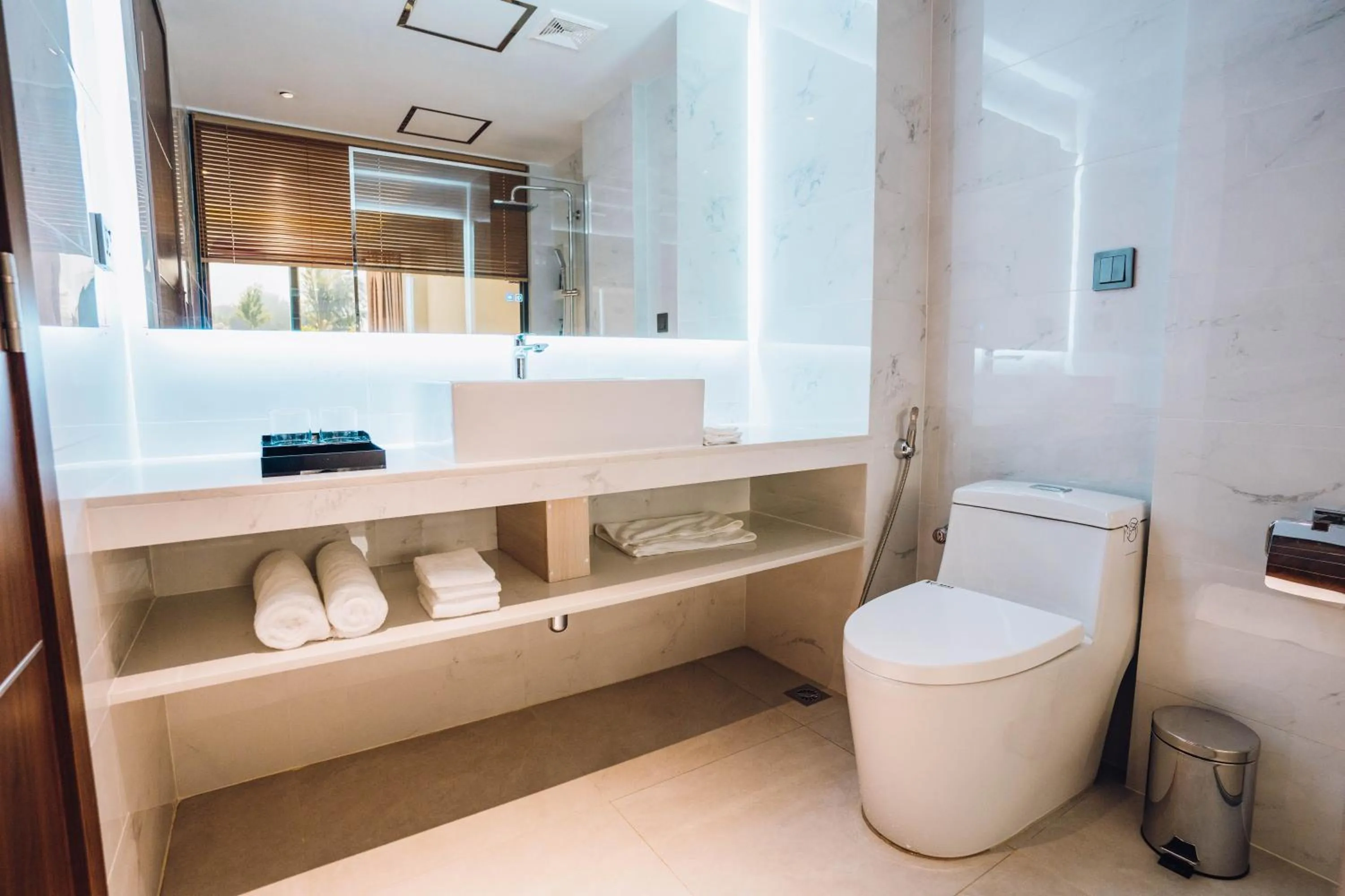 Toilet in Ocean Pearl Fuvahmulah