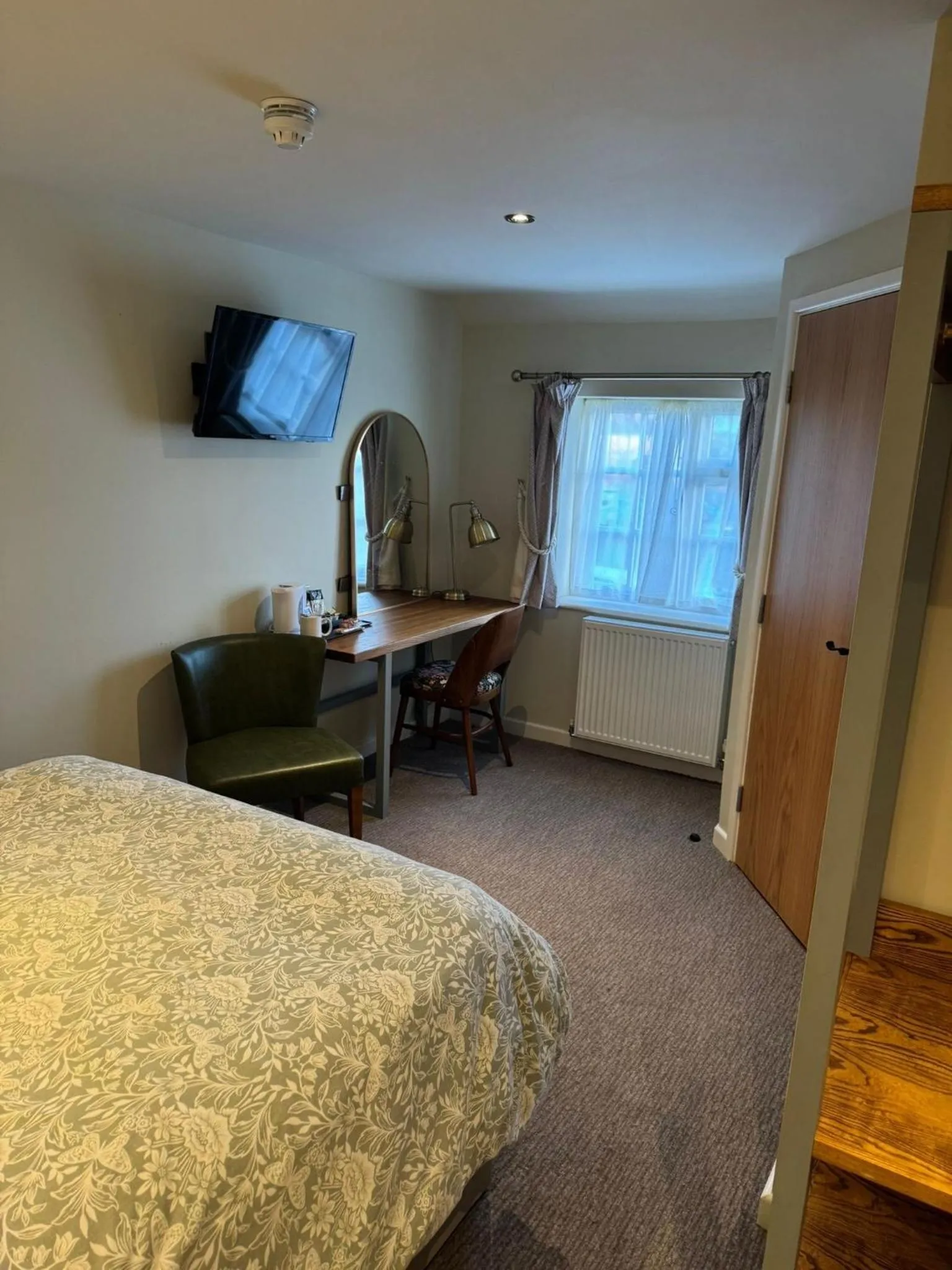 Bedroom, Bed in The Shambles