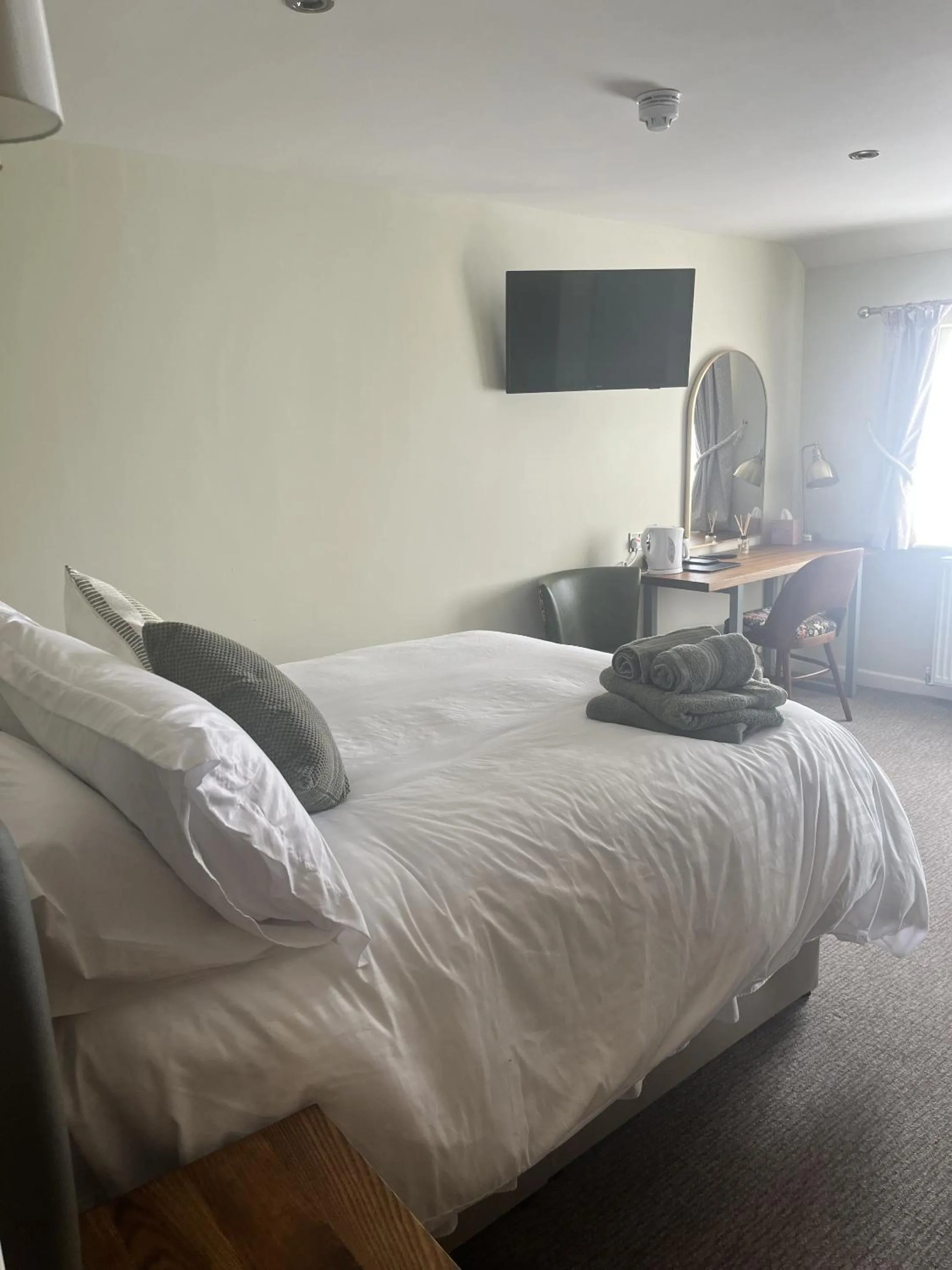 Bedroom, Bed in The Shambles