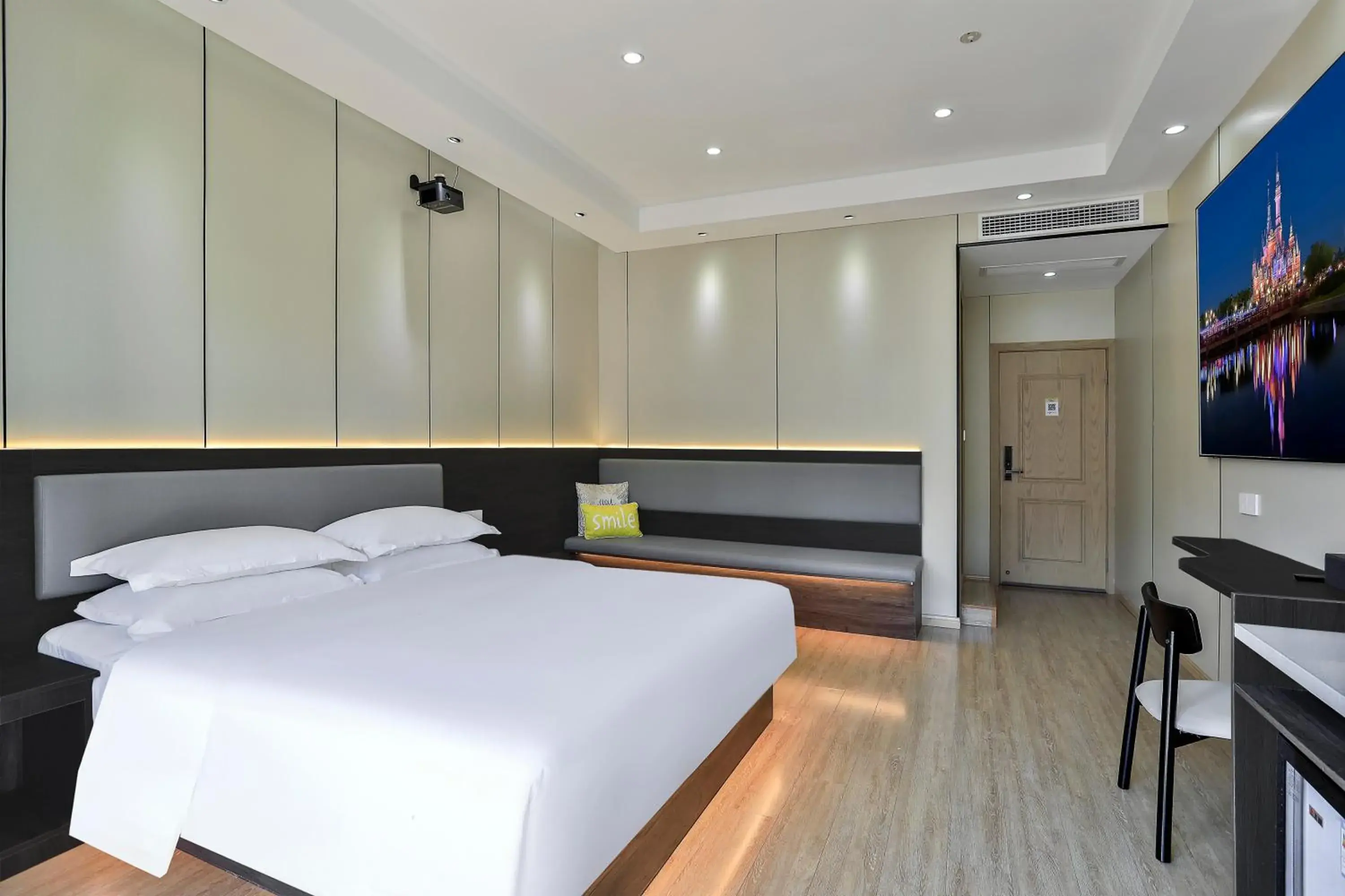 Small Double Room in Yinshu Lunasvilla Courtyard Garden Resort Hotel Small Double Room in Yinshu Lunasvilla Courtyard Garden Resort Hotel