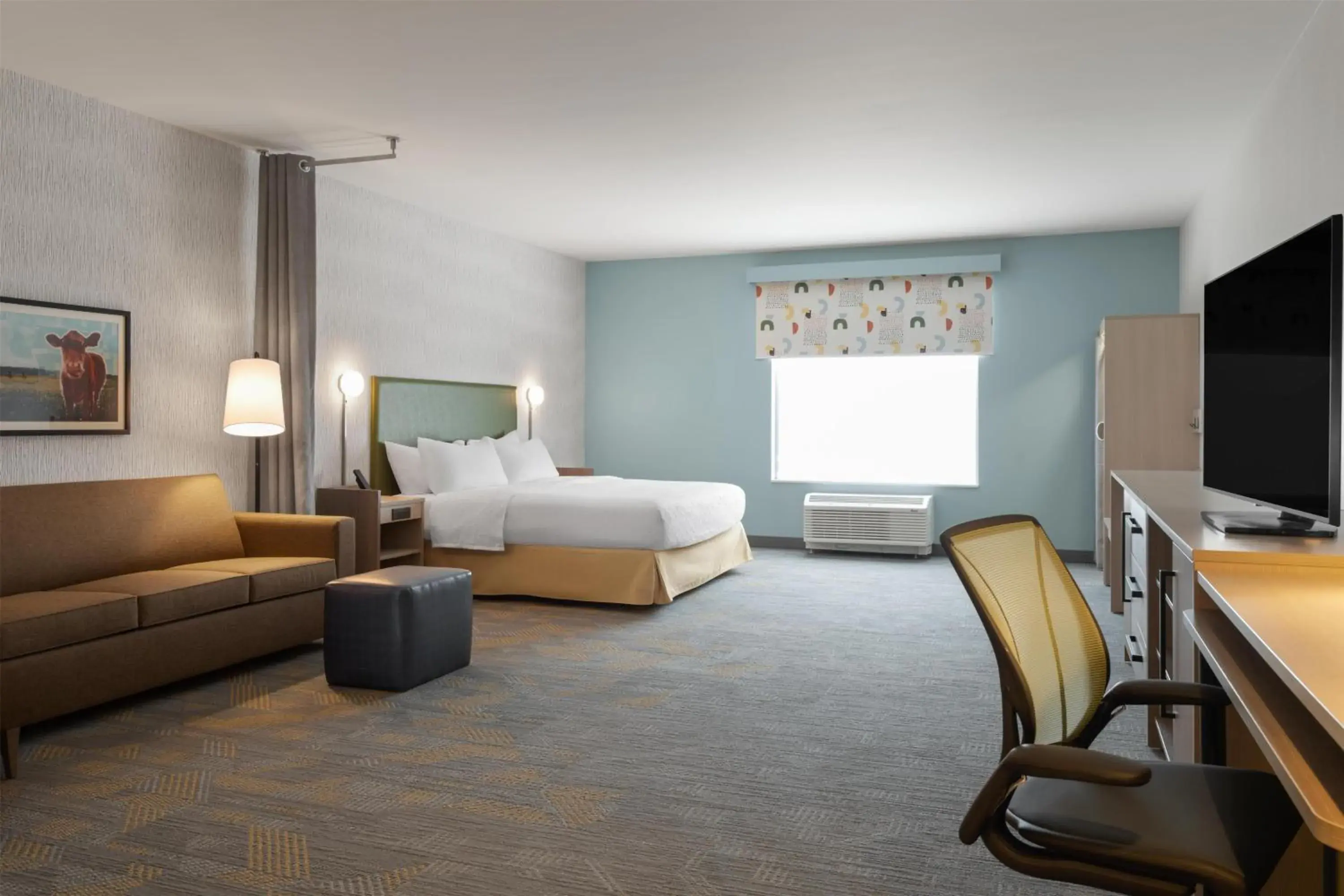 Living room, Bed in Home2 Suites By Hilton Kearney Living room, Bed in Home2 Suites By Hilton Kearney