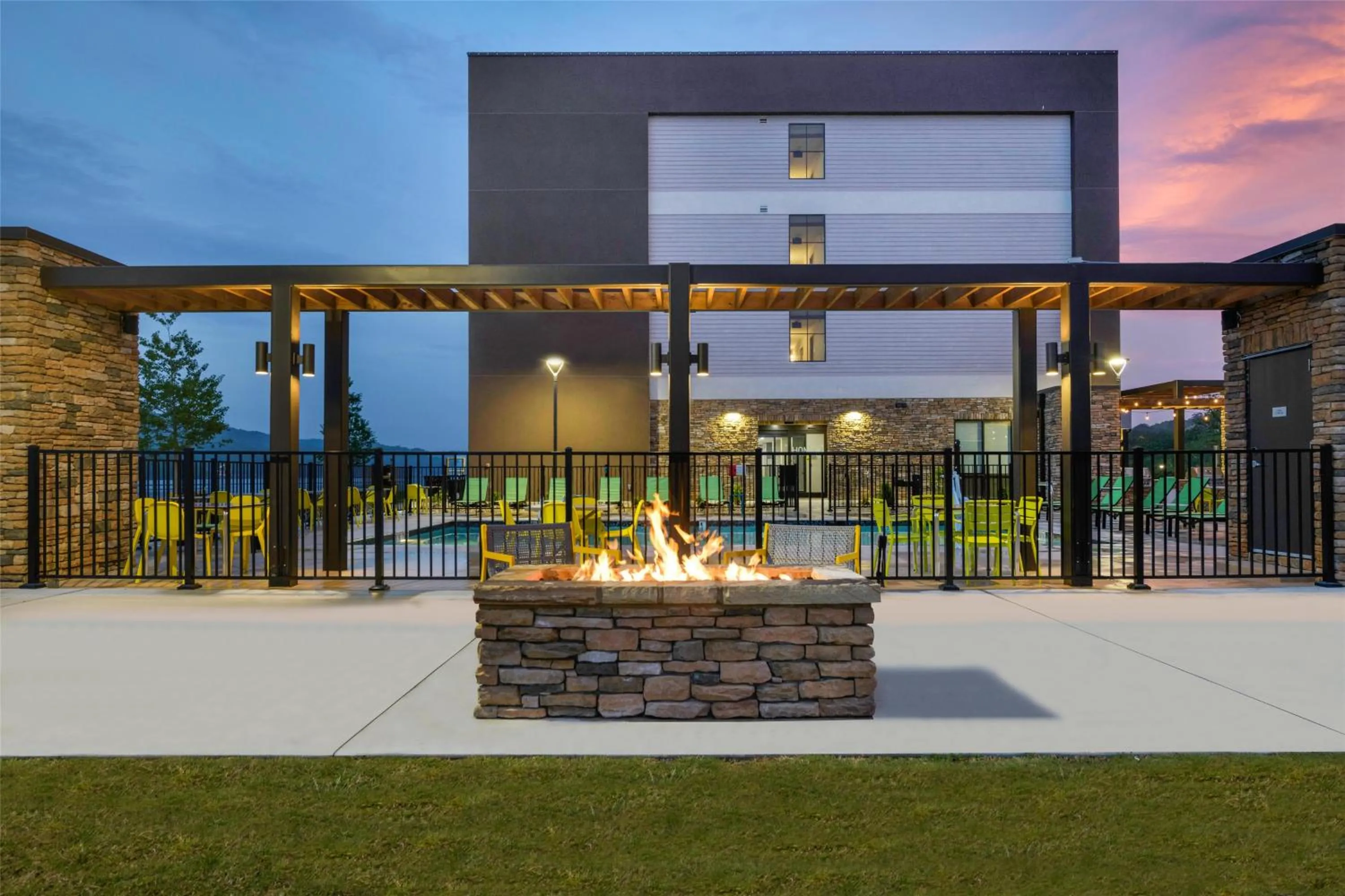 Patio in Home2 Suites By Hilton Guntersville