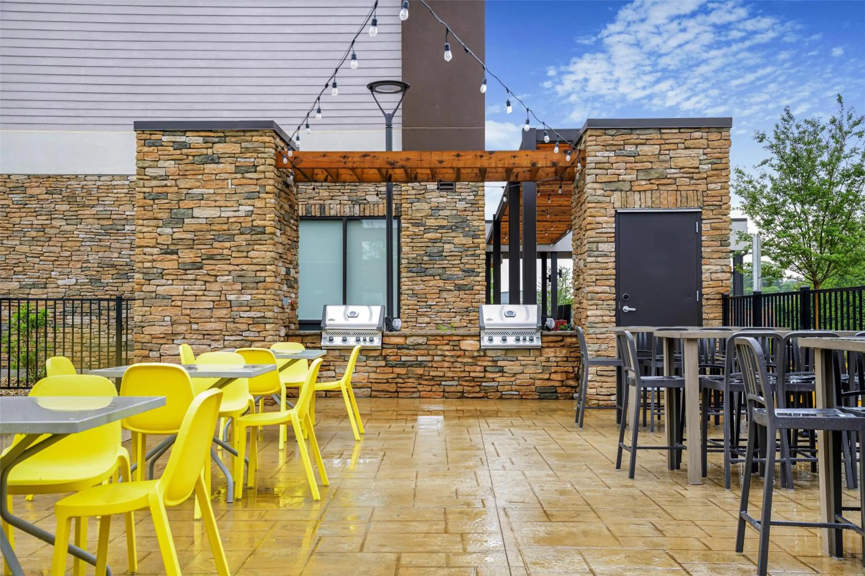 Patio in Home2 Suites By Hilton Guntersville