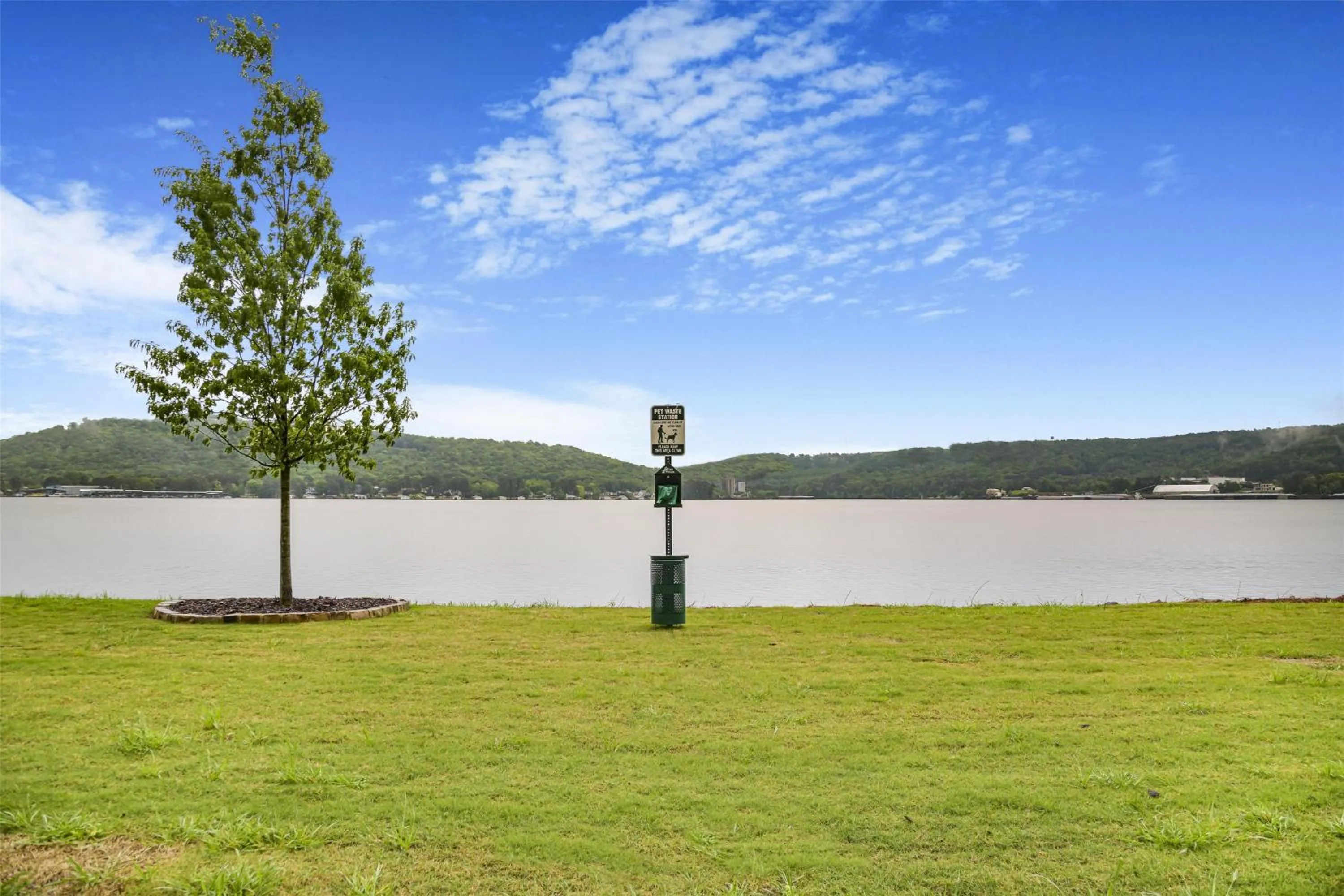 Property building in Home2 Suites By Hilton Guntersville