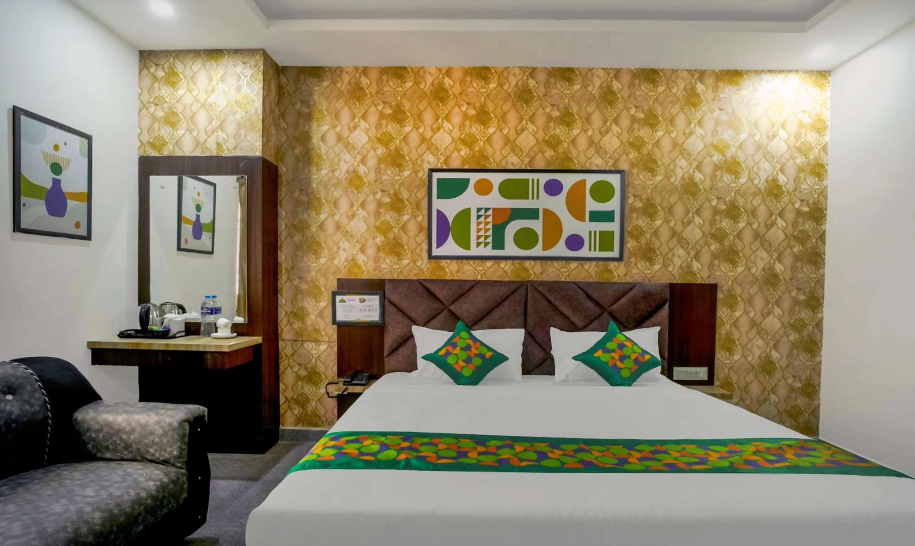 Bedroom, Bed in Treebo NPS Grand, Ranchi Railway Station