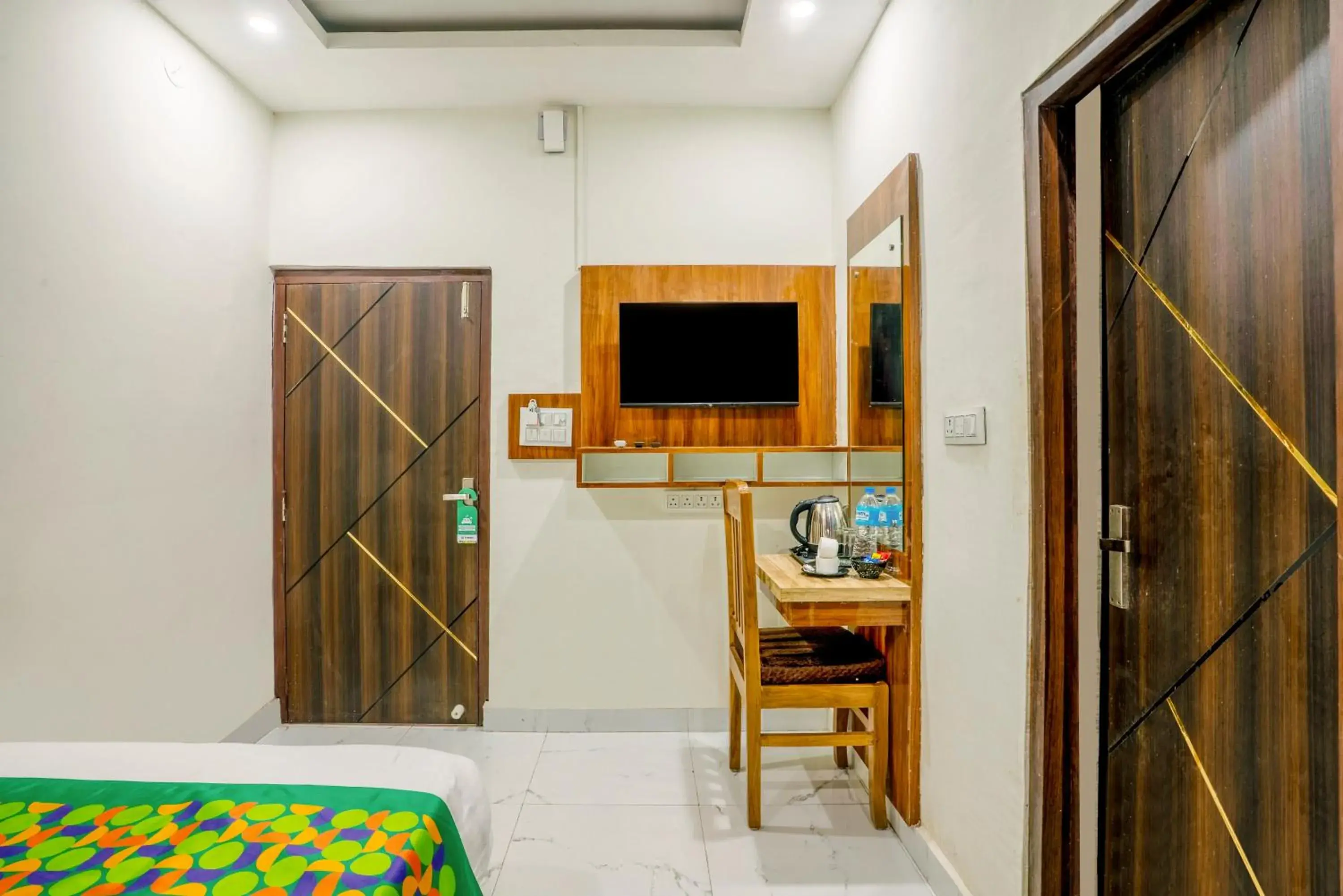 Bedroom, Bed in Treebo NPS Grand, Ranchi Railway Station Bedroom, Bed in Treebo NPS Grand, Ranchi Railway Station