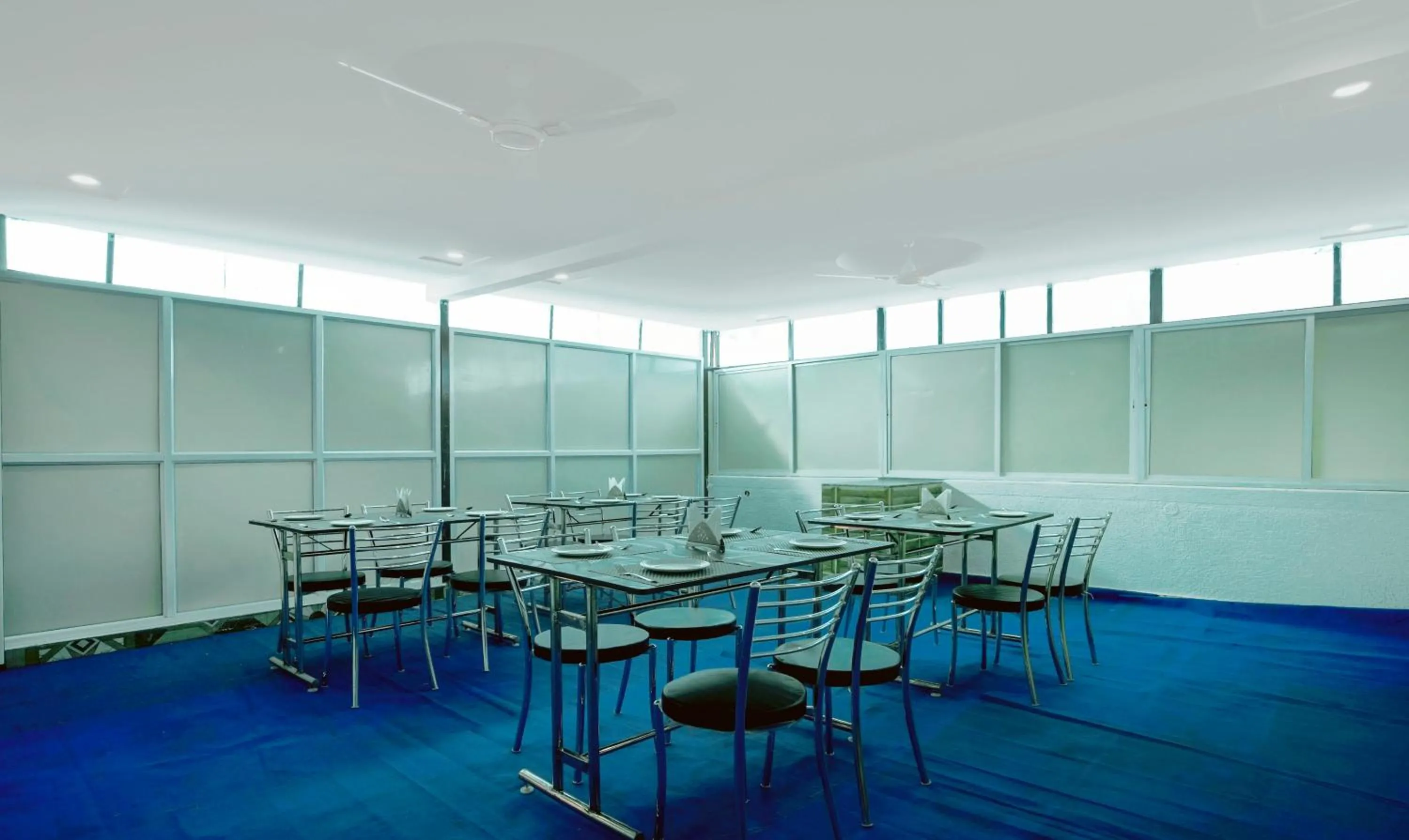 Dining area in Treebo NPS Grand, Ranchi Railway Station