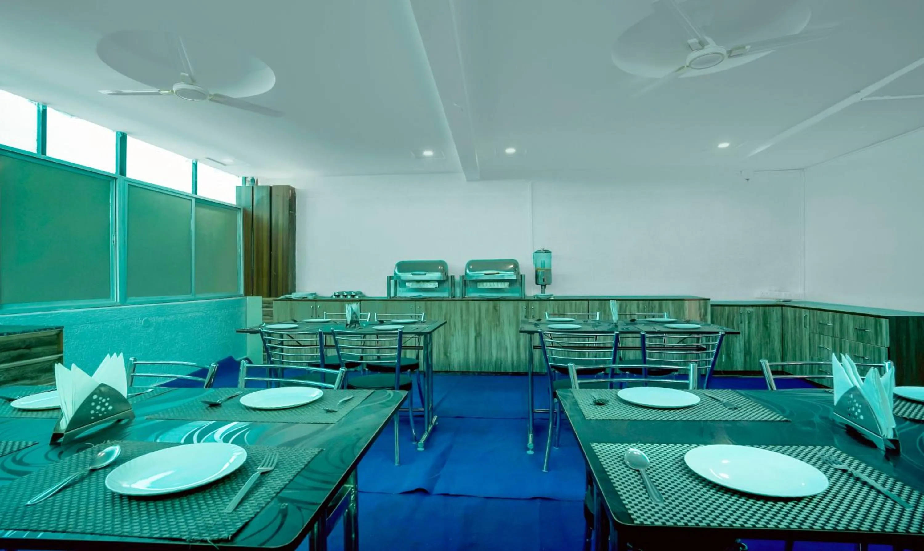 Dining area in Treebo NPS Grand, Ranchi Railway Station