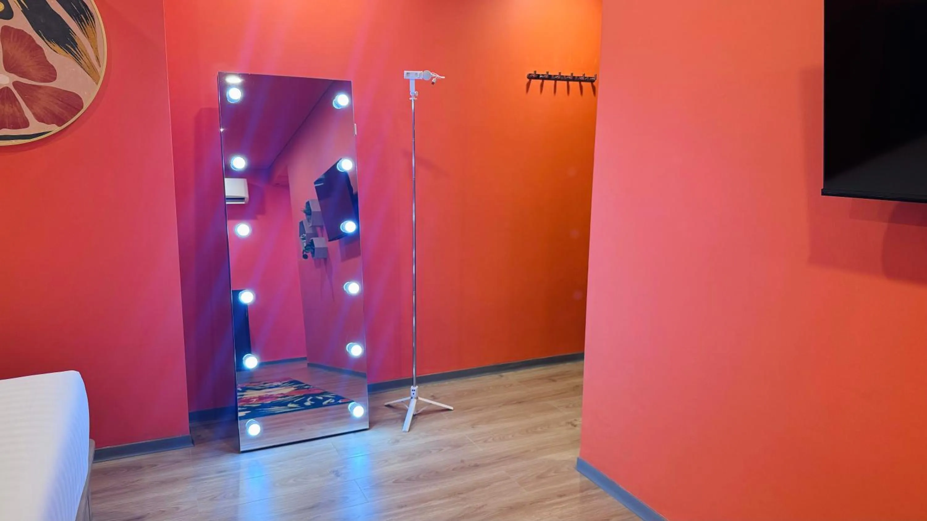 Area and facilities in Yellow Bee Resort Cililitan