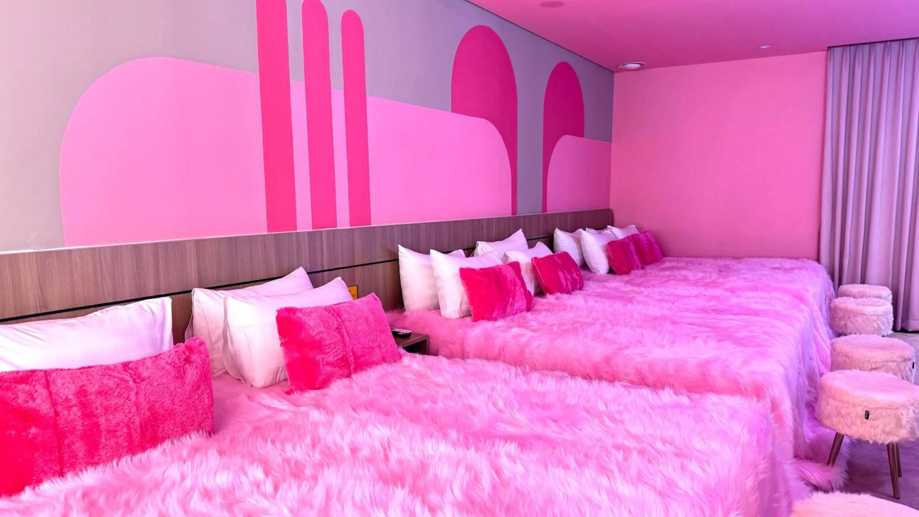 Bedroom, Bed in Yellow Bee Resort Cililitan