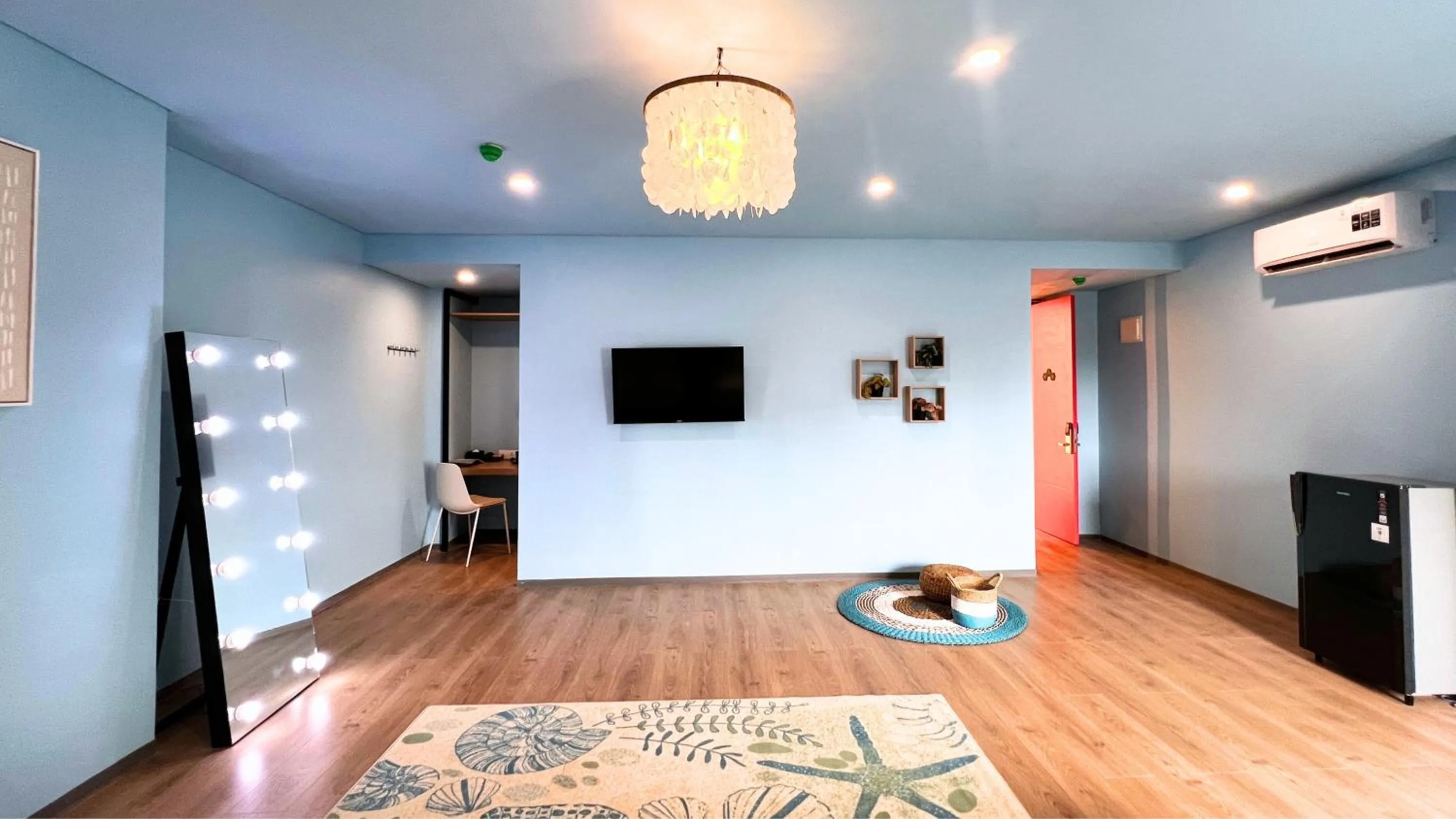 Bedroom in Yellow Bee Resort Cililitan